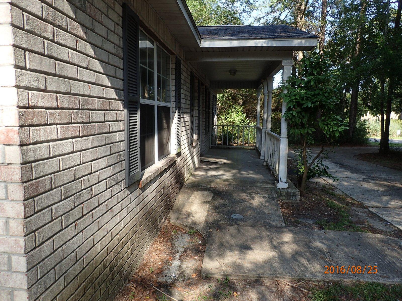 PINE SHORES - Residential