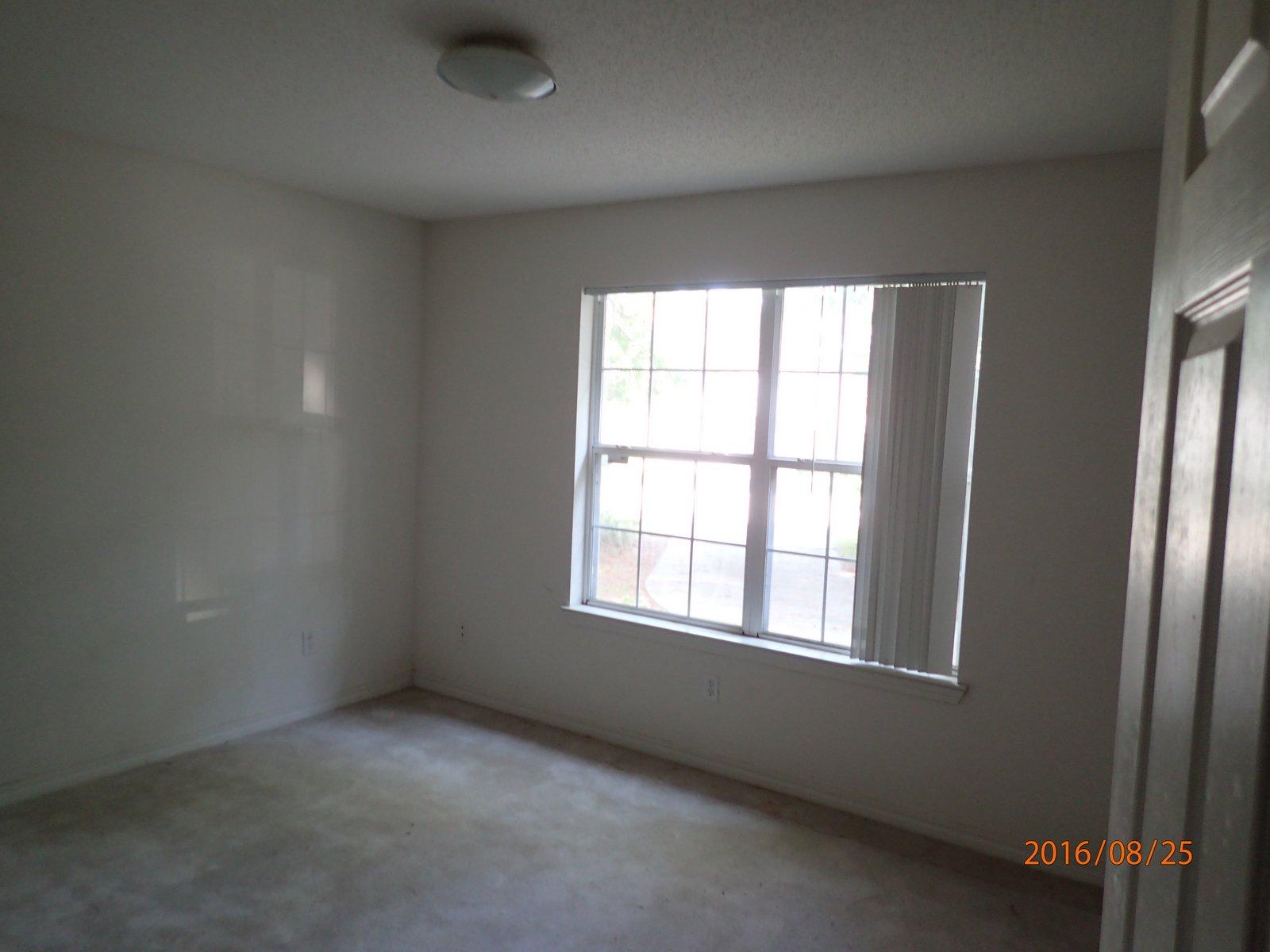 PINE SHORES - Residential