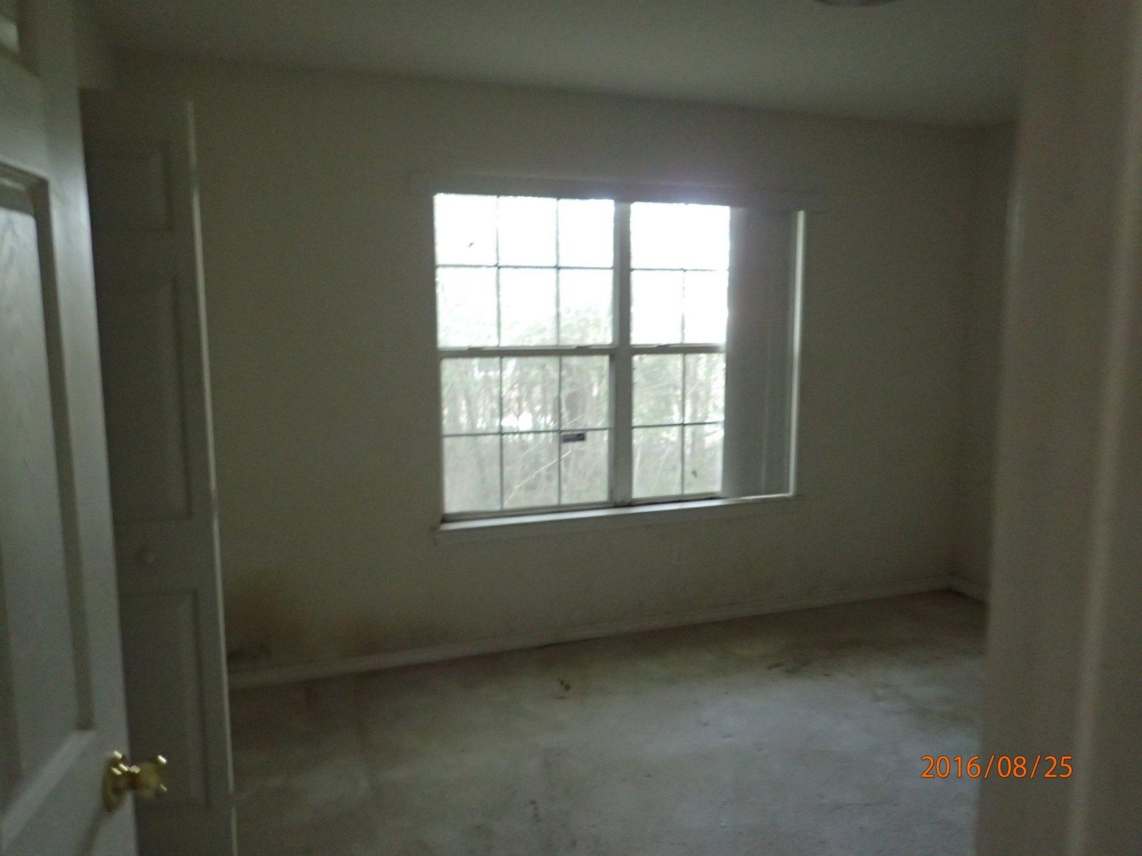 PINE SHORES - Residential