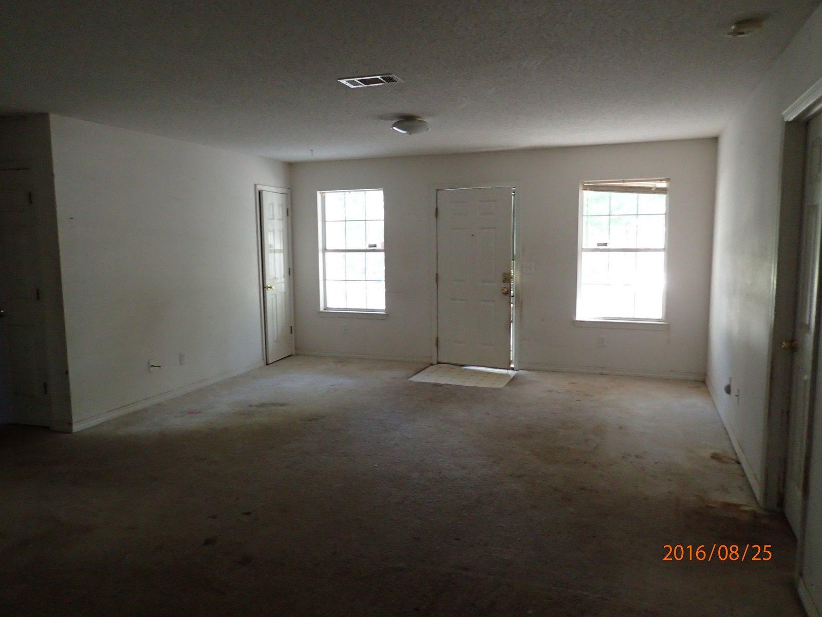 PINE SHORES - Residential