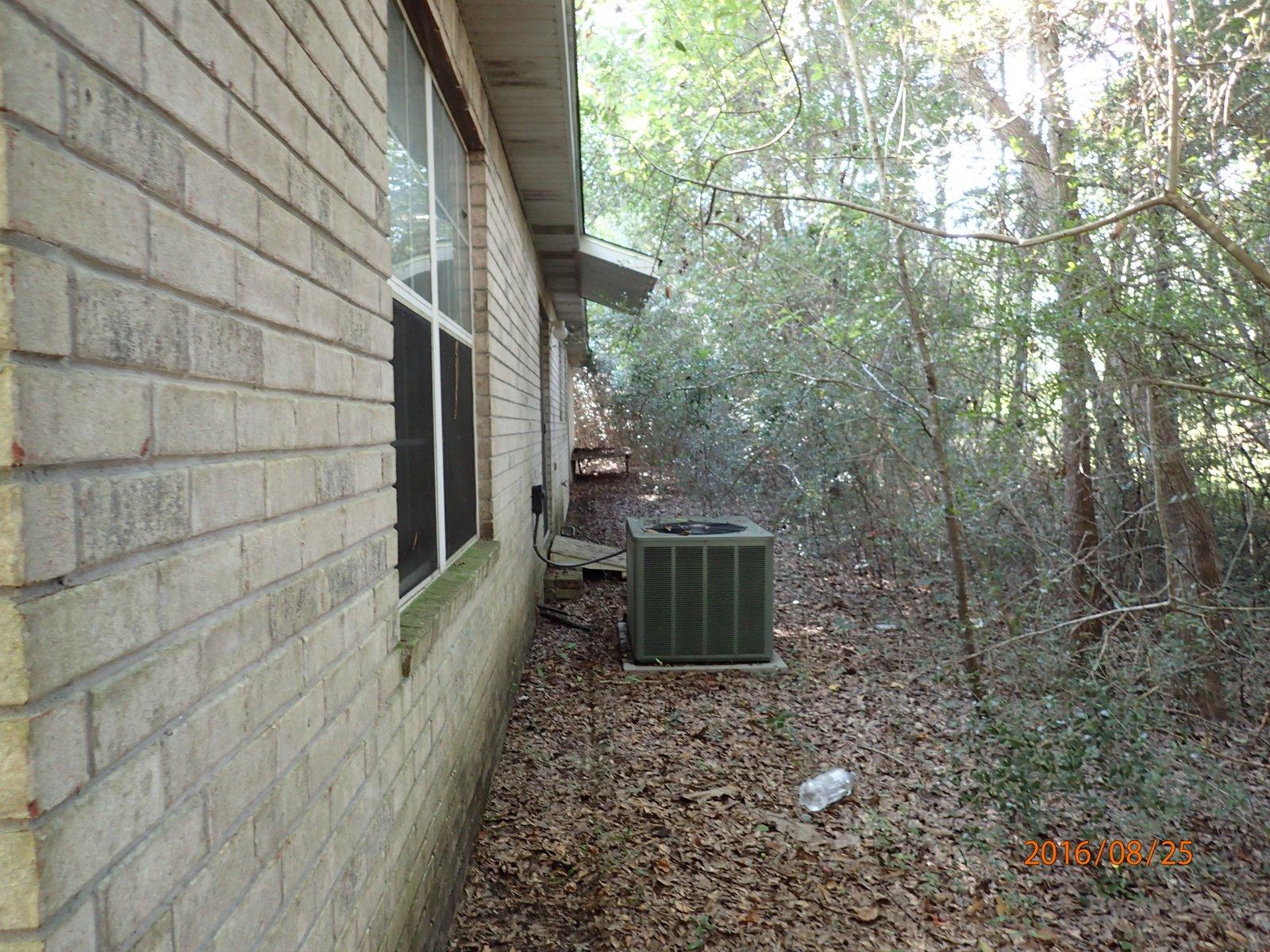 PINE SHORES - Residential