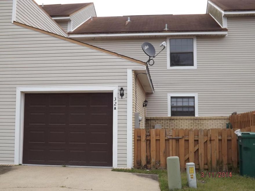 NEW ROOF(2014)/ New Dishwasher/ Nice townhome in sought after Portofino. Move in, in time to start enjoying the pool this summer! 2 large bedrooms upstairs share a Hollywood bath and each has their own sink area. Large living room, eat-in kitchen and 1/2 bath downstairs./ single car garage / small, fenced courtyard for your pet. The Association is responsible for the repair and replacement of roofs and the exterior of each unit, less a $250 deductible per occurrence.Large Oak Trees,Azaleas, Community Patio area and Swimming Pool