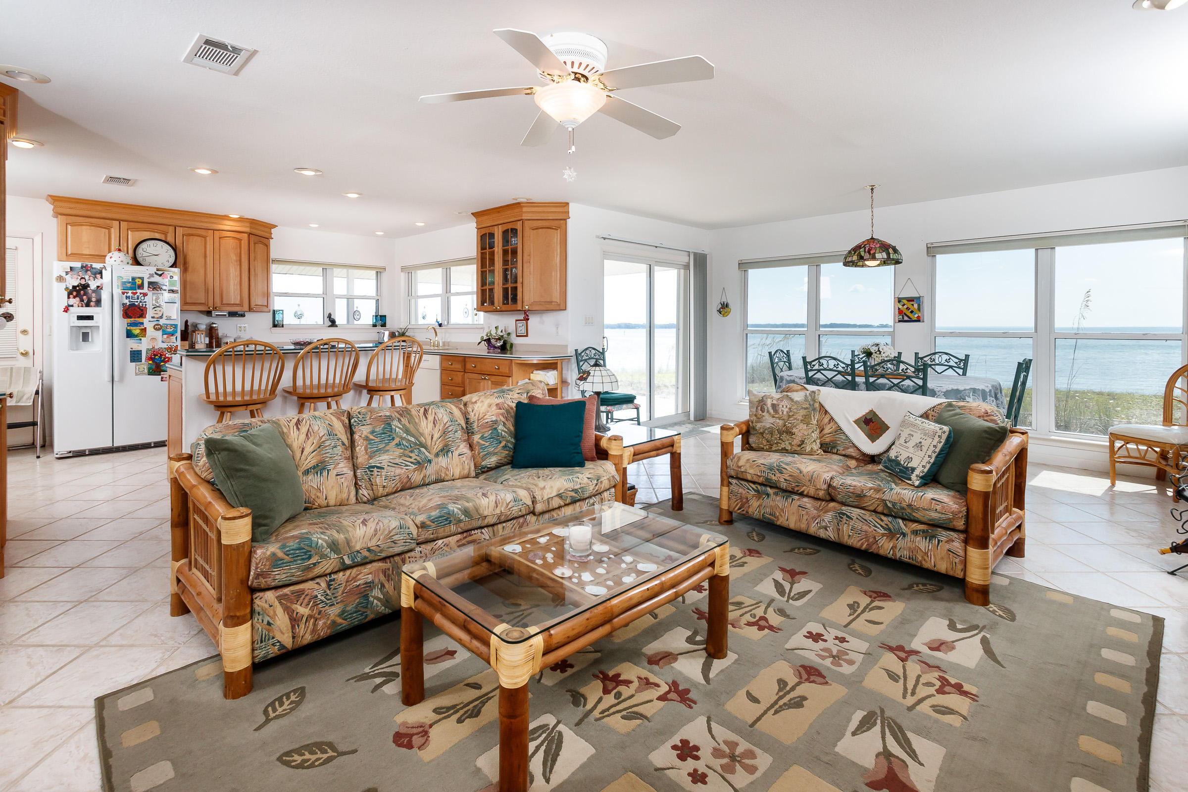 ELLIOTTS POINT - Residential