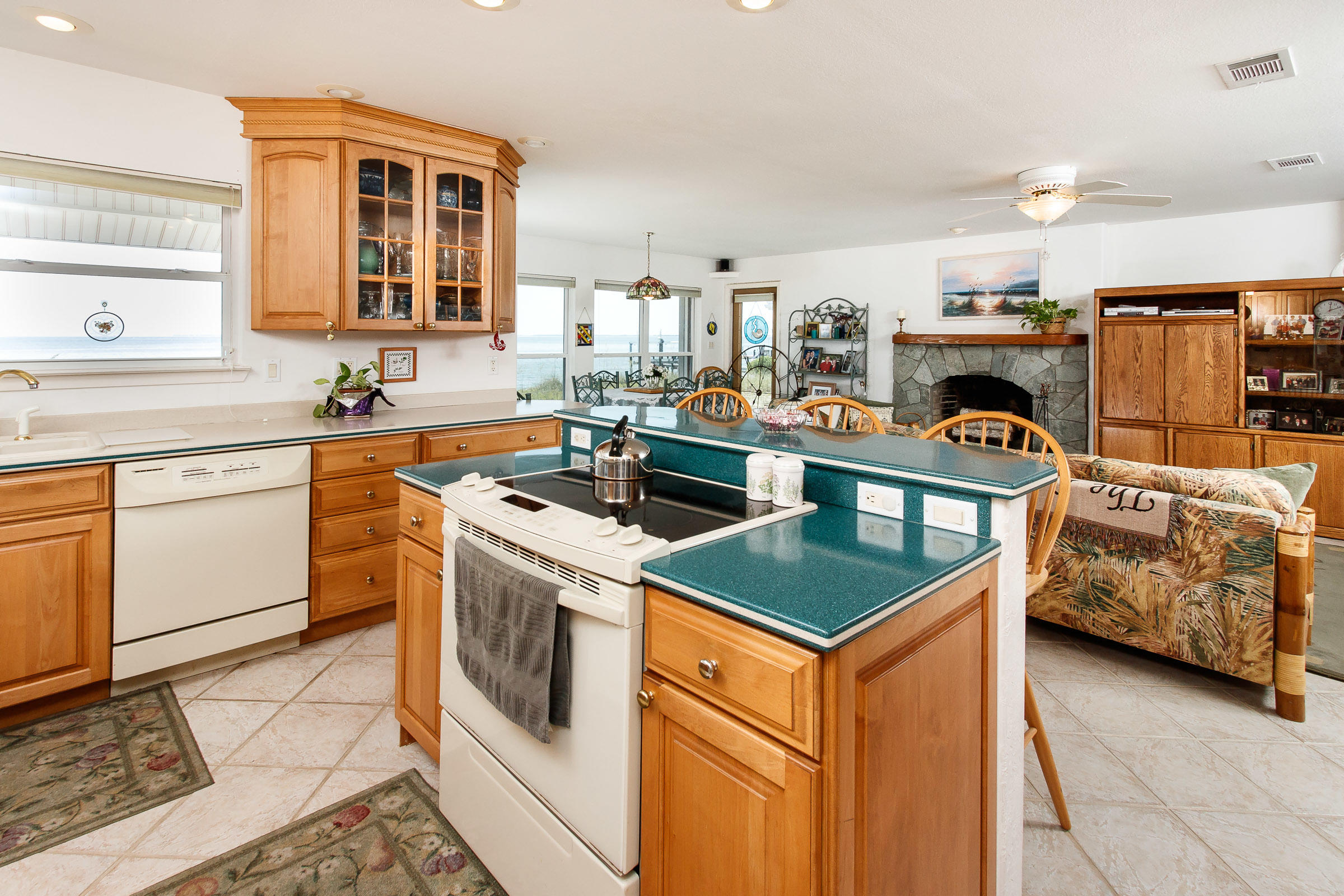 ELLIOTTS POINT - Residential