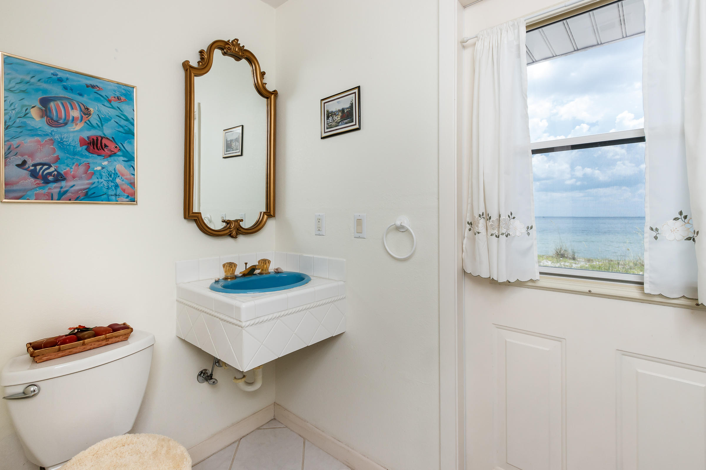 ELLIOTTS POINT - Residential