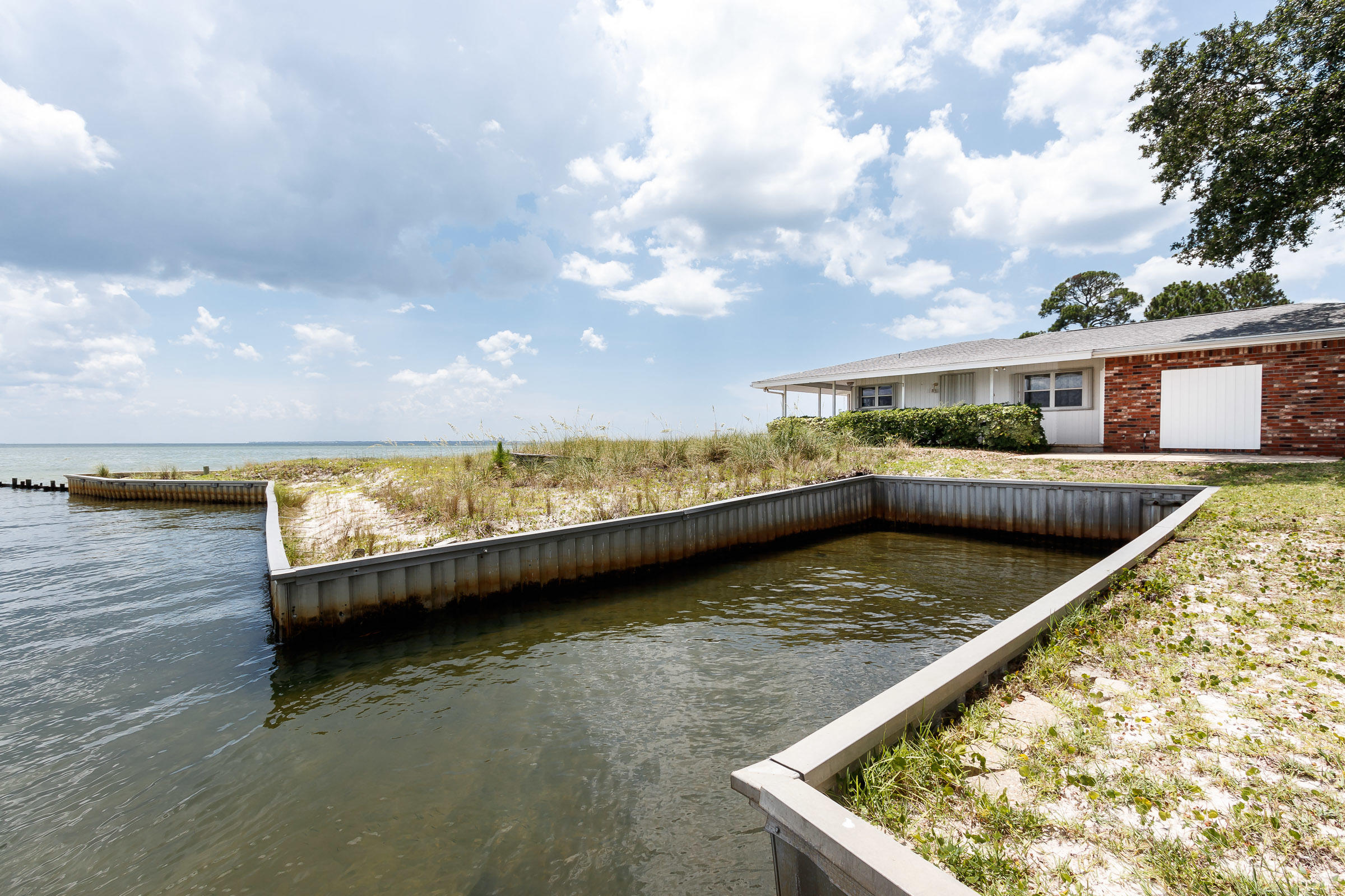 ELLIOTTS POINT - Residential