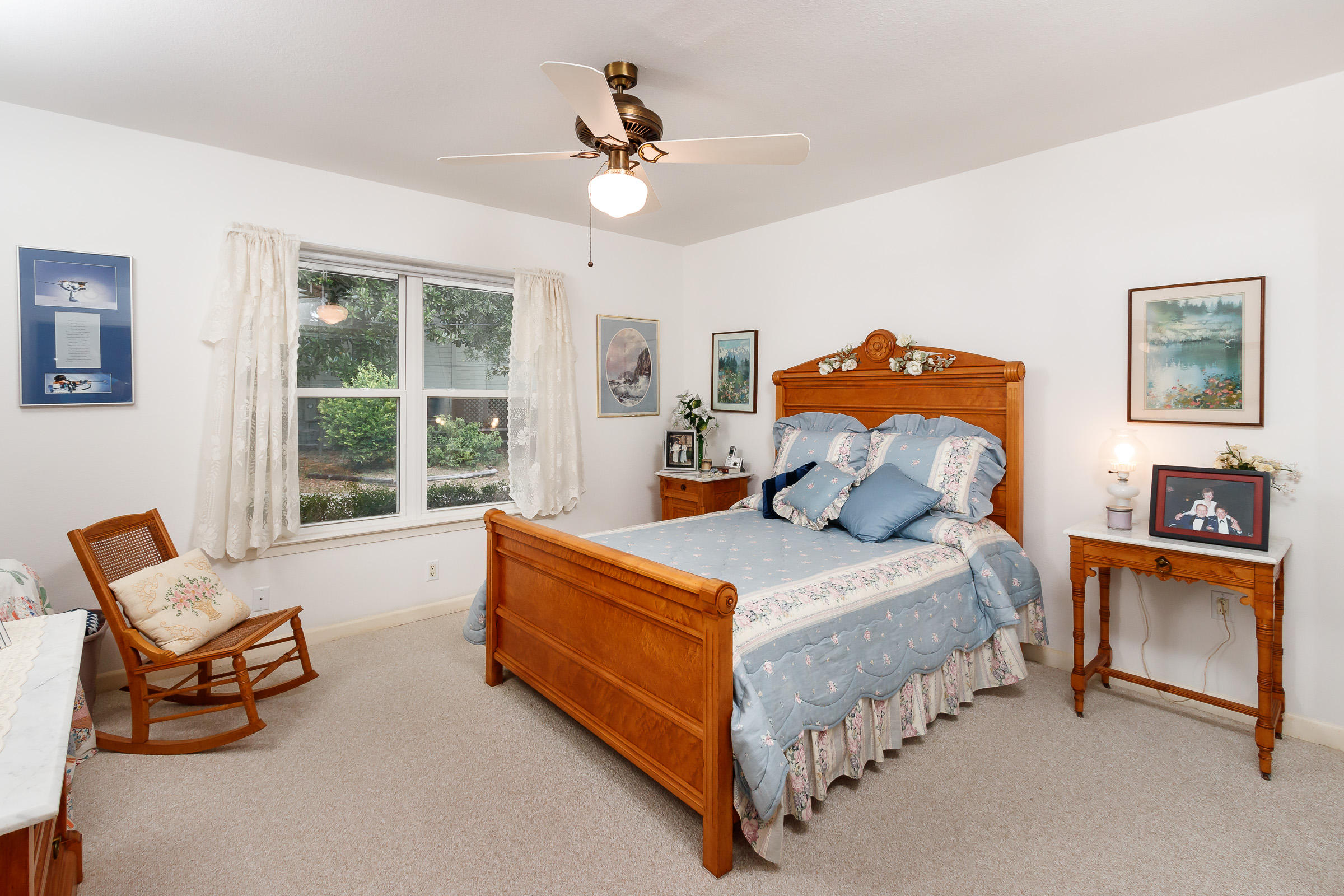 ELLIOTTS POINT - Residential