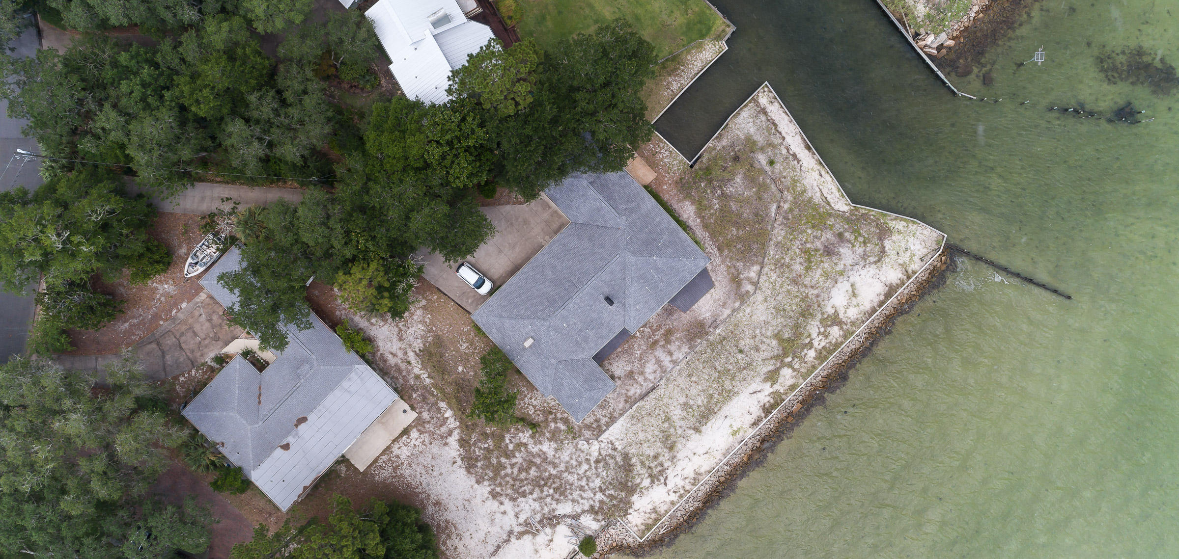 ELLIOTTS POINT - Residential