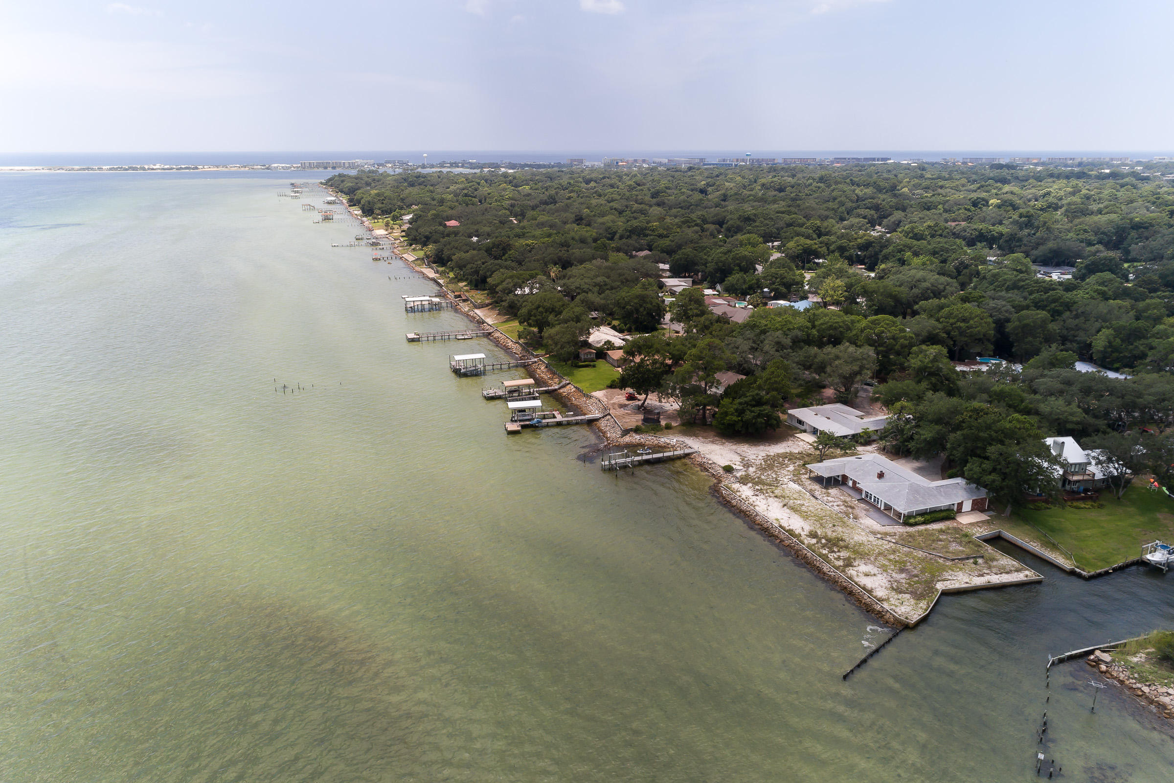 ELLIOTTS POINT - Residential
