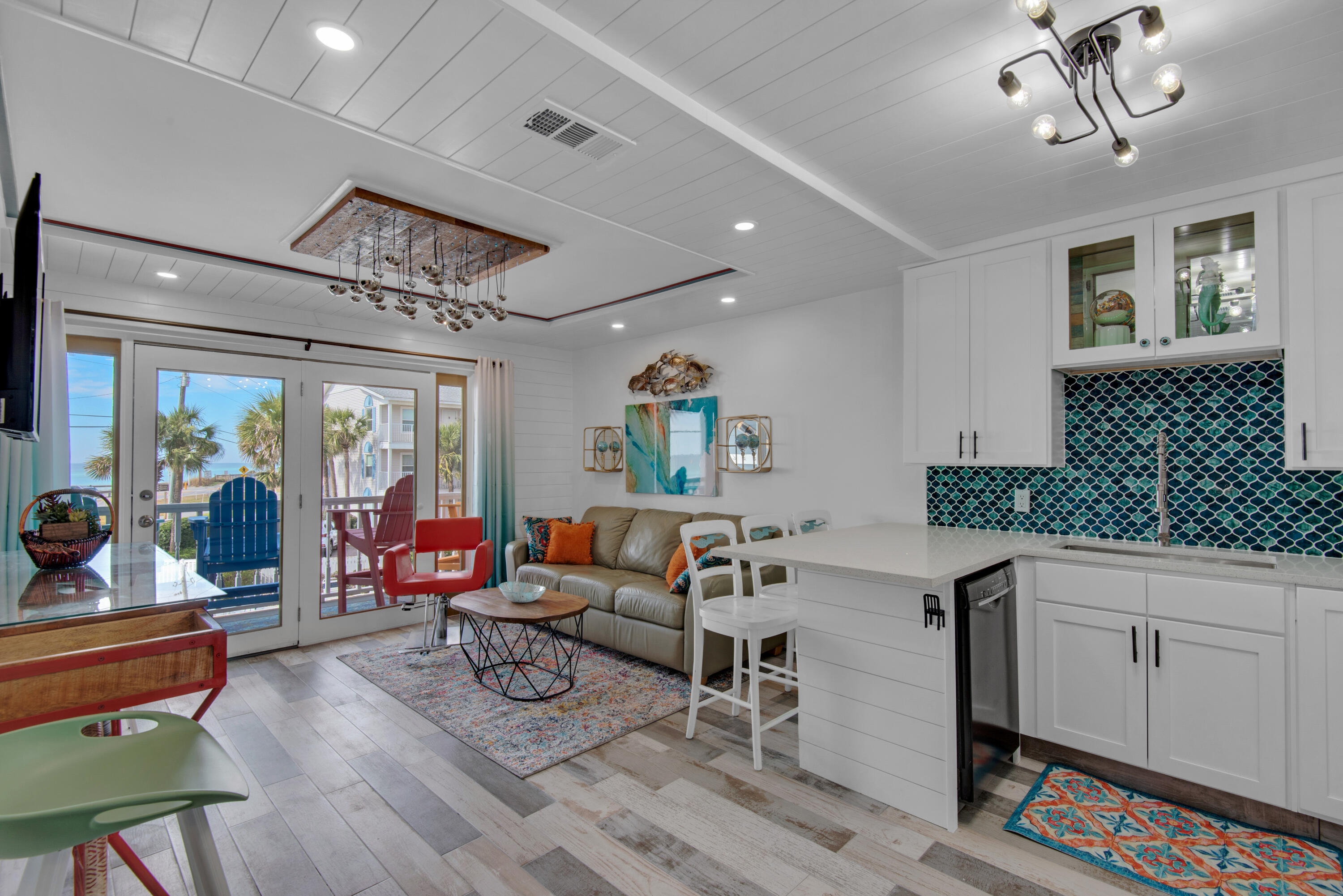 SUMMER BREEZE CONDO - Residential