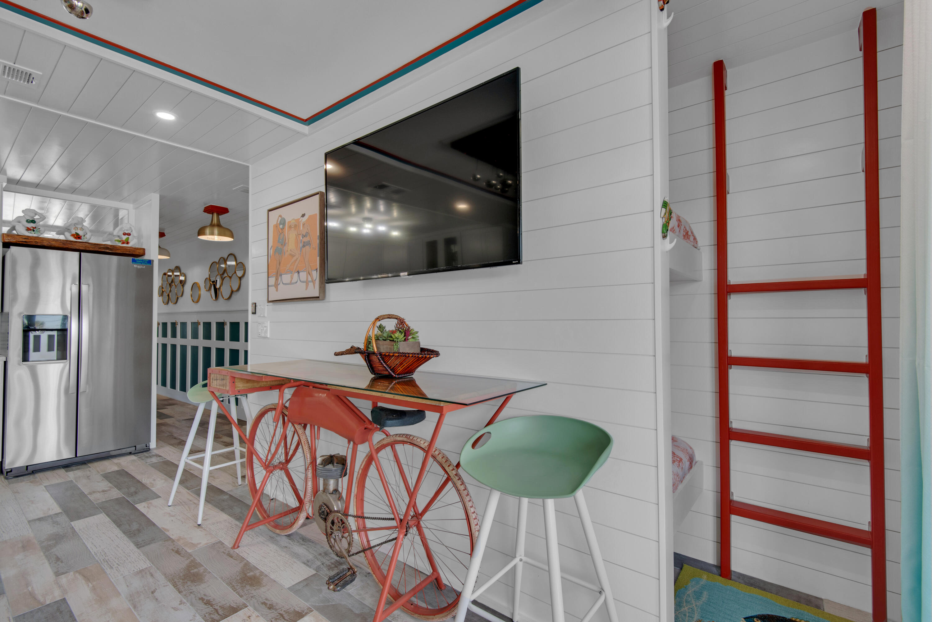SUMMER BREEZE CONDO - Residential
