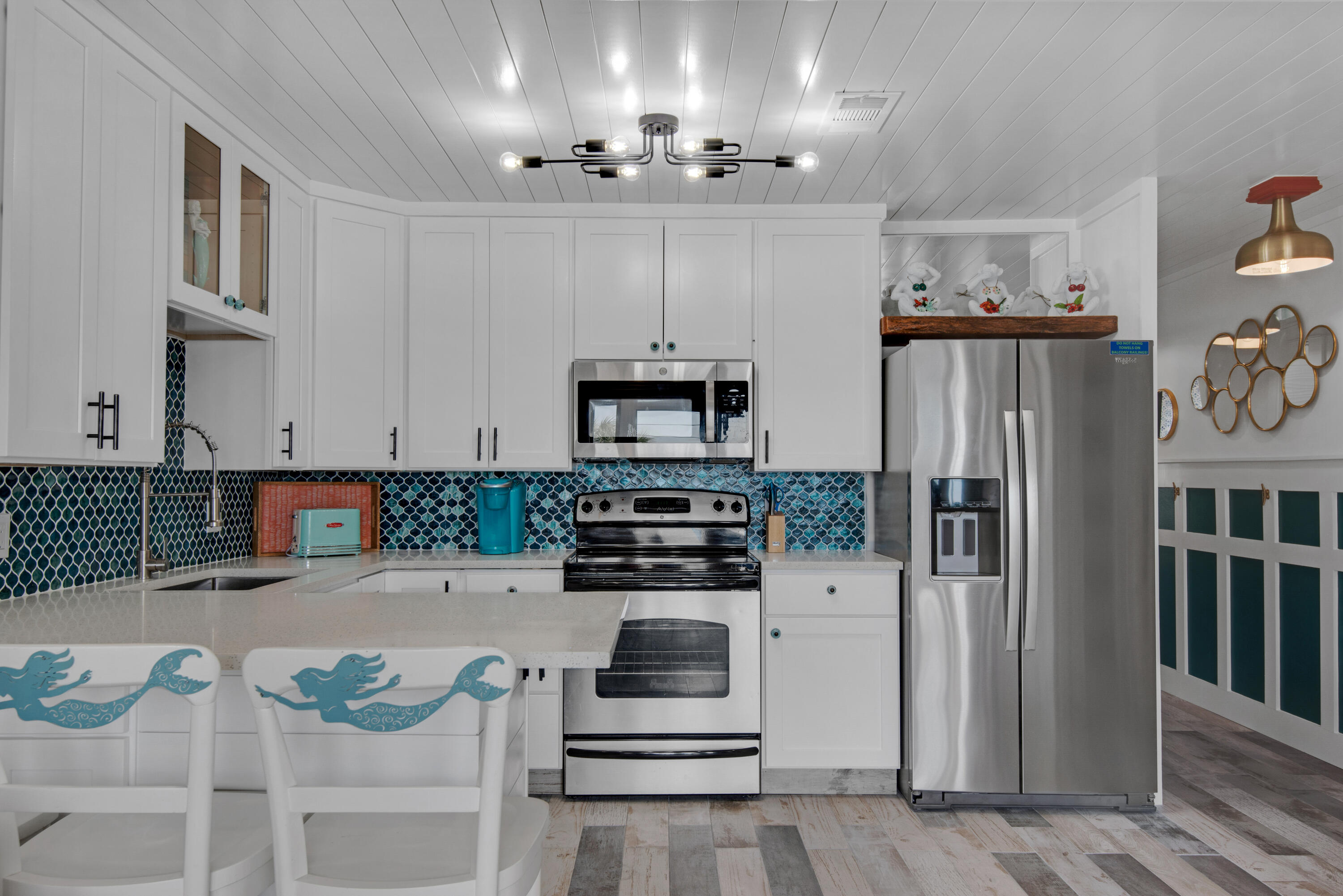 SUMMER BREEZE CONDO - Residential