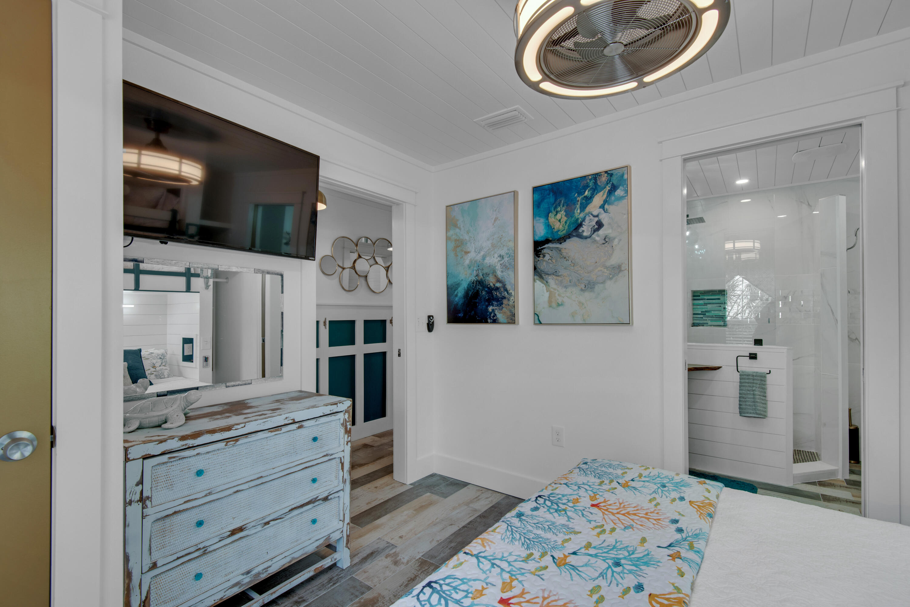 SUMMER BREEZE CONDO - Residential