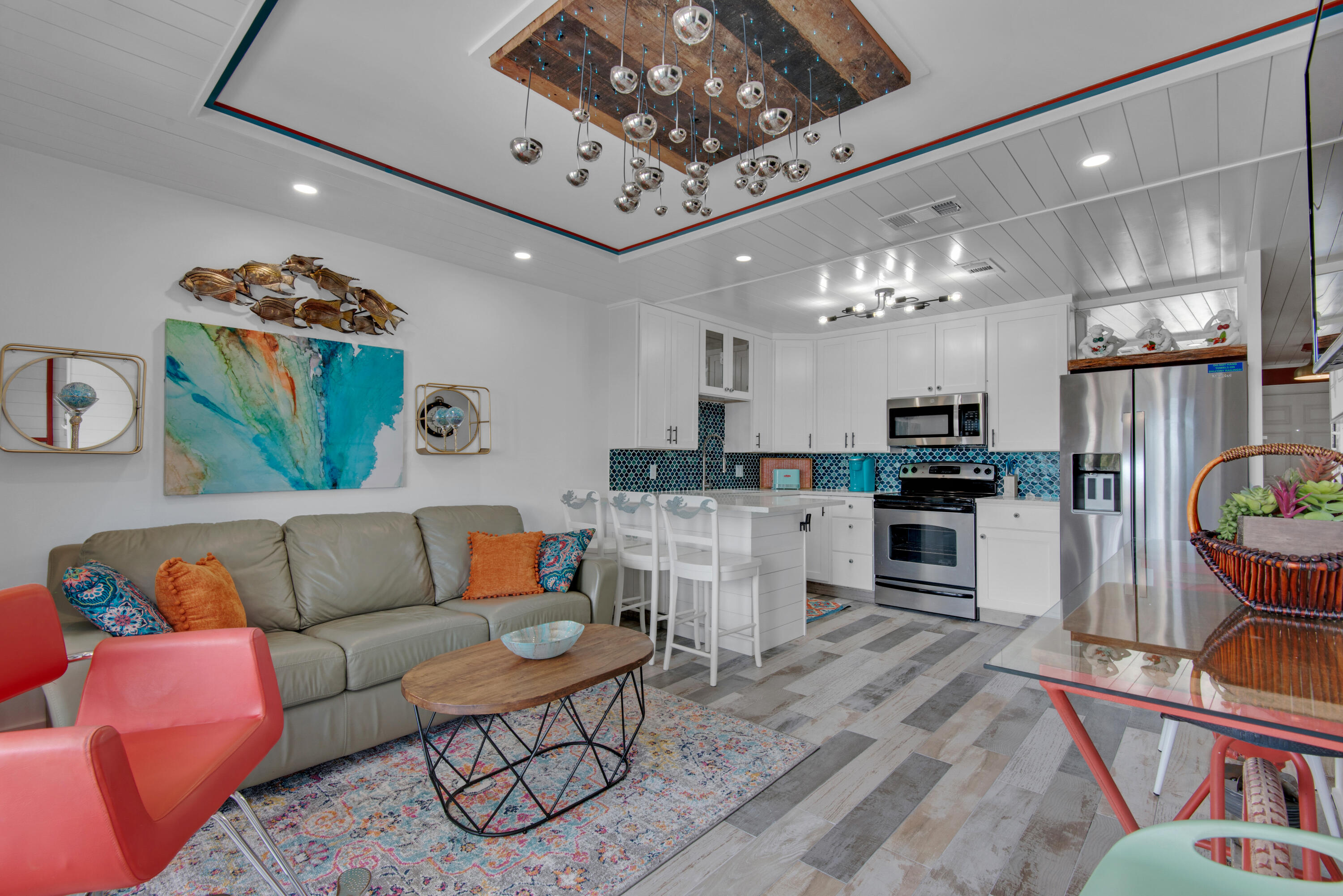 SUMMER BREEZE CONDO - Residential