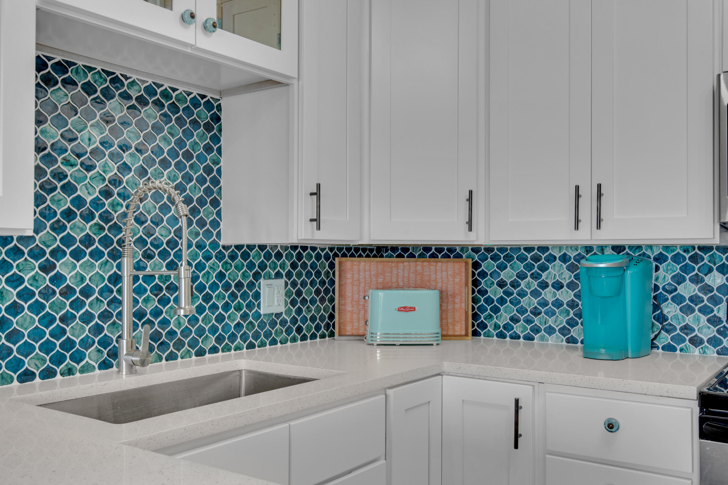 SUMMER BREEZE CONDO - Residential
