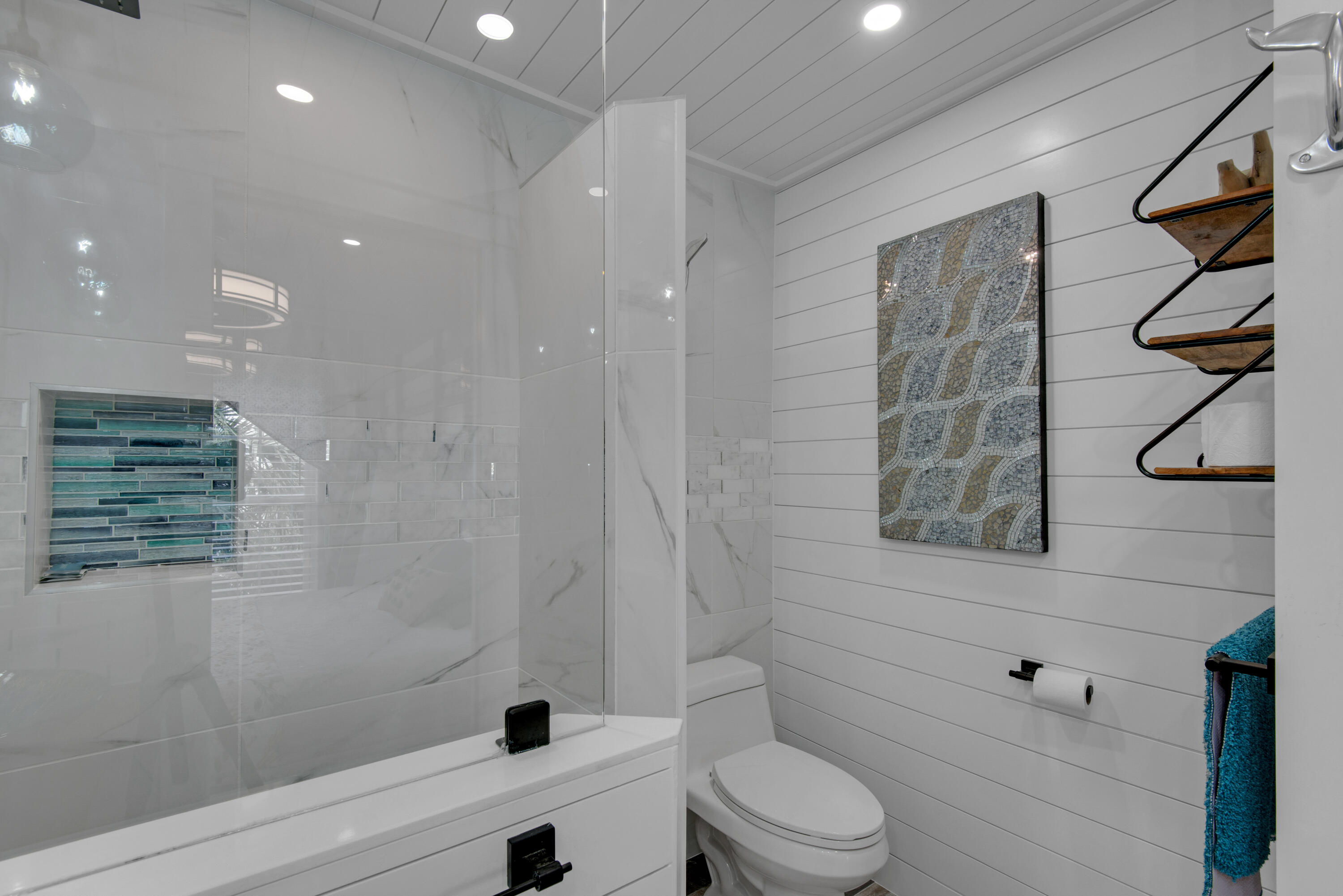 SUMMER BREEZE CONDO - Residential
