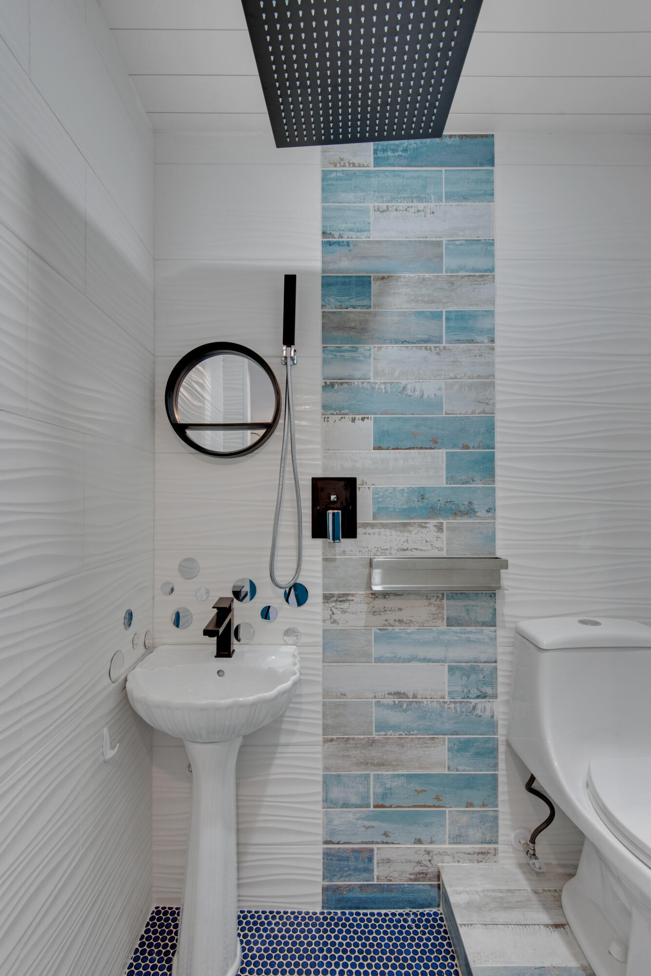 SUMMER BREEZE CONDO - Residential