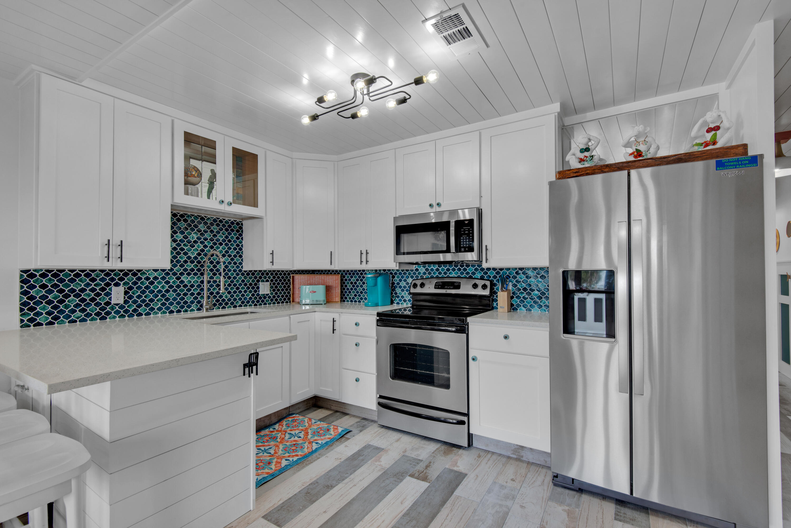 SUMMER BREEZE CONDO - Residential