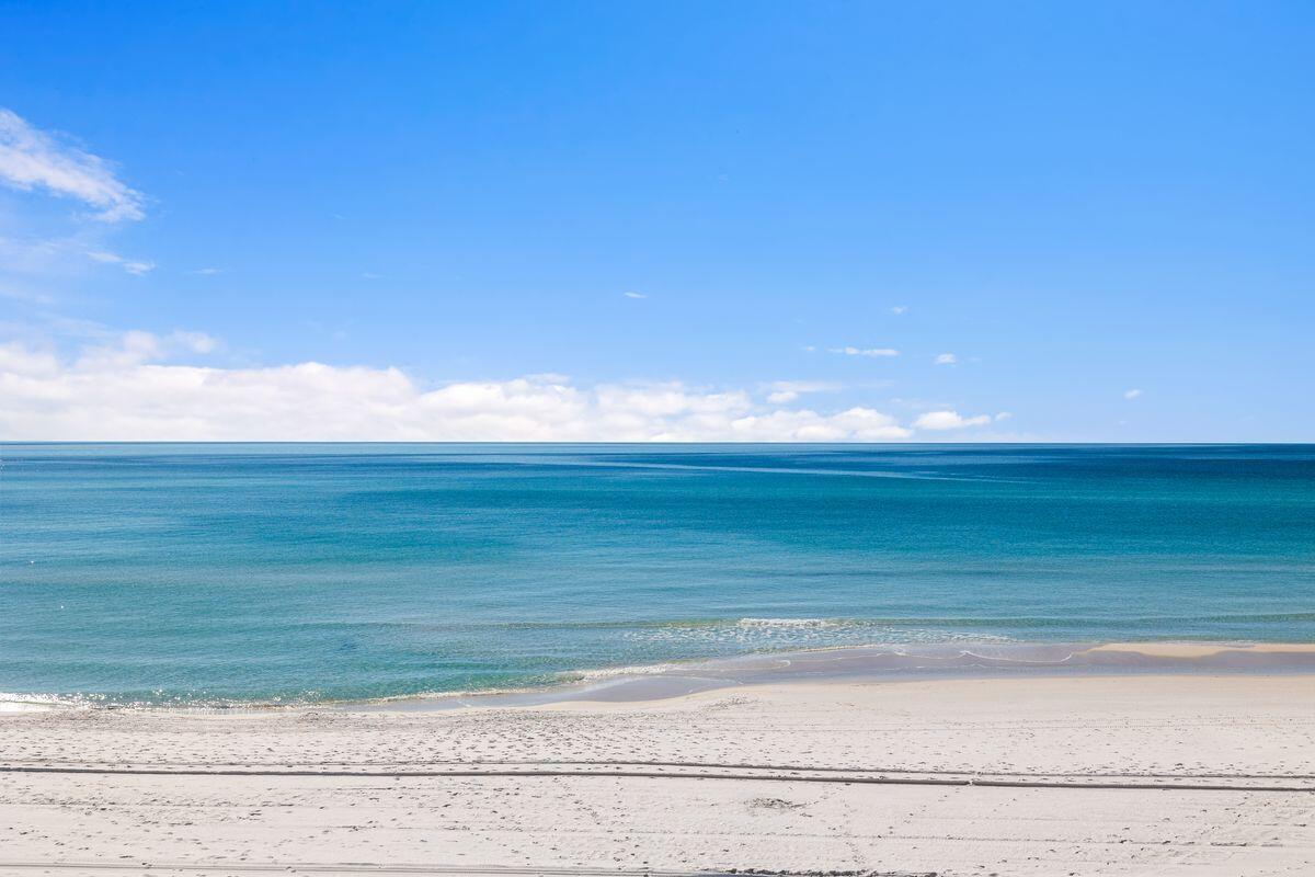 CRYSTAL COVE - Residential