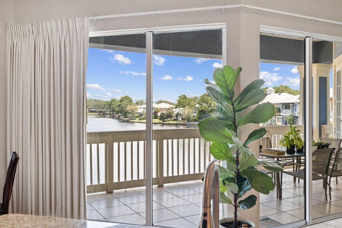 CRYSTAL COVE - Residential