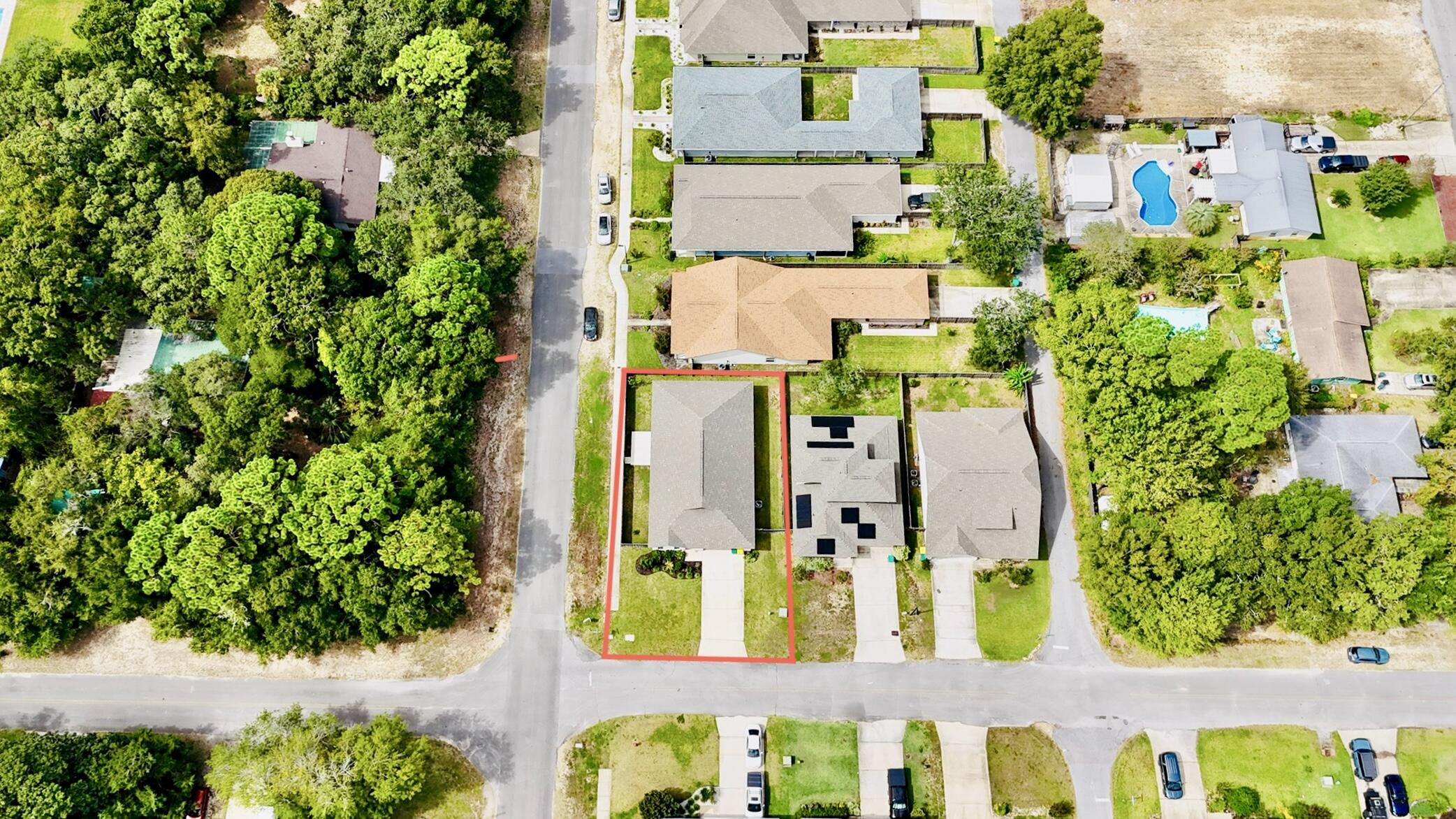 PORT DIXIE COM NW COR LOT 1 E 340FT S 104FT TO POB E 100FT S 66FT W 100FT N 66FT TO POB - Residential