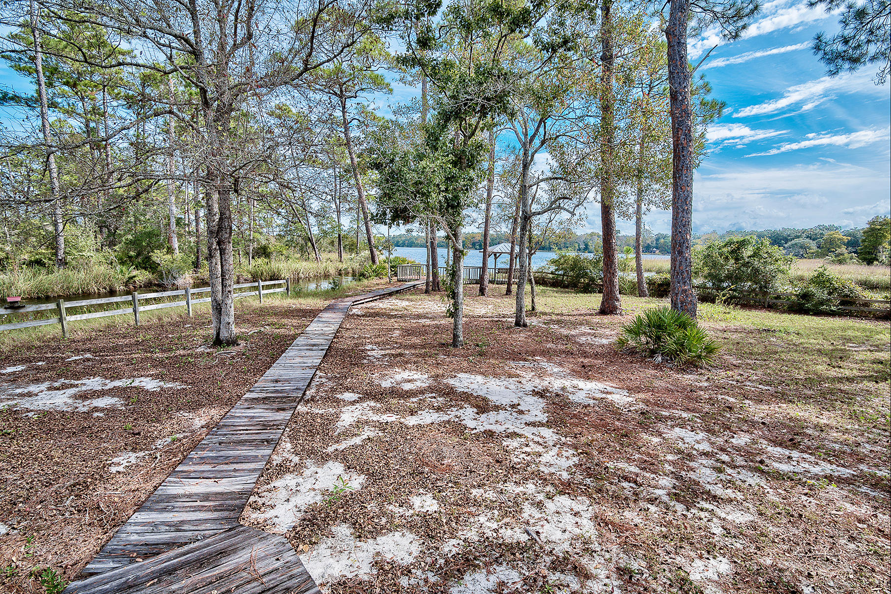 METES AND BOUNDS - Residential