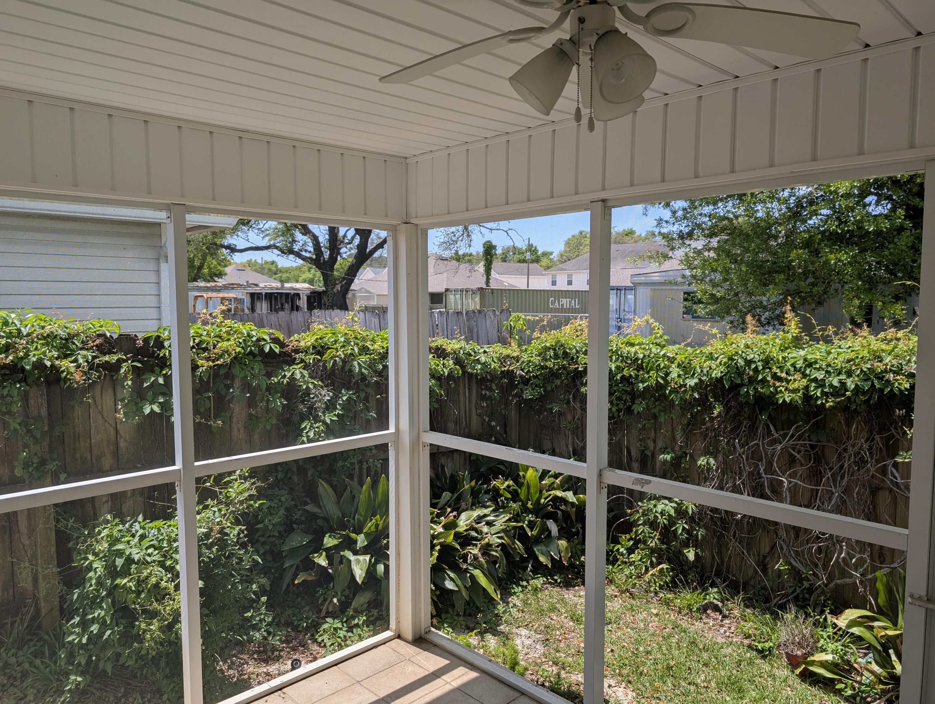 LAUDERHILL - Residential