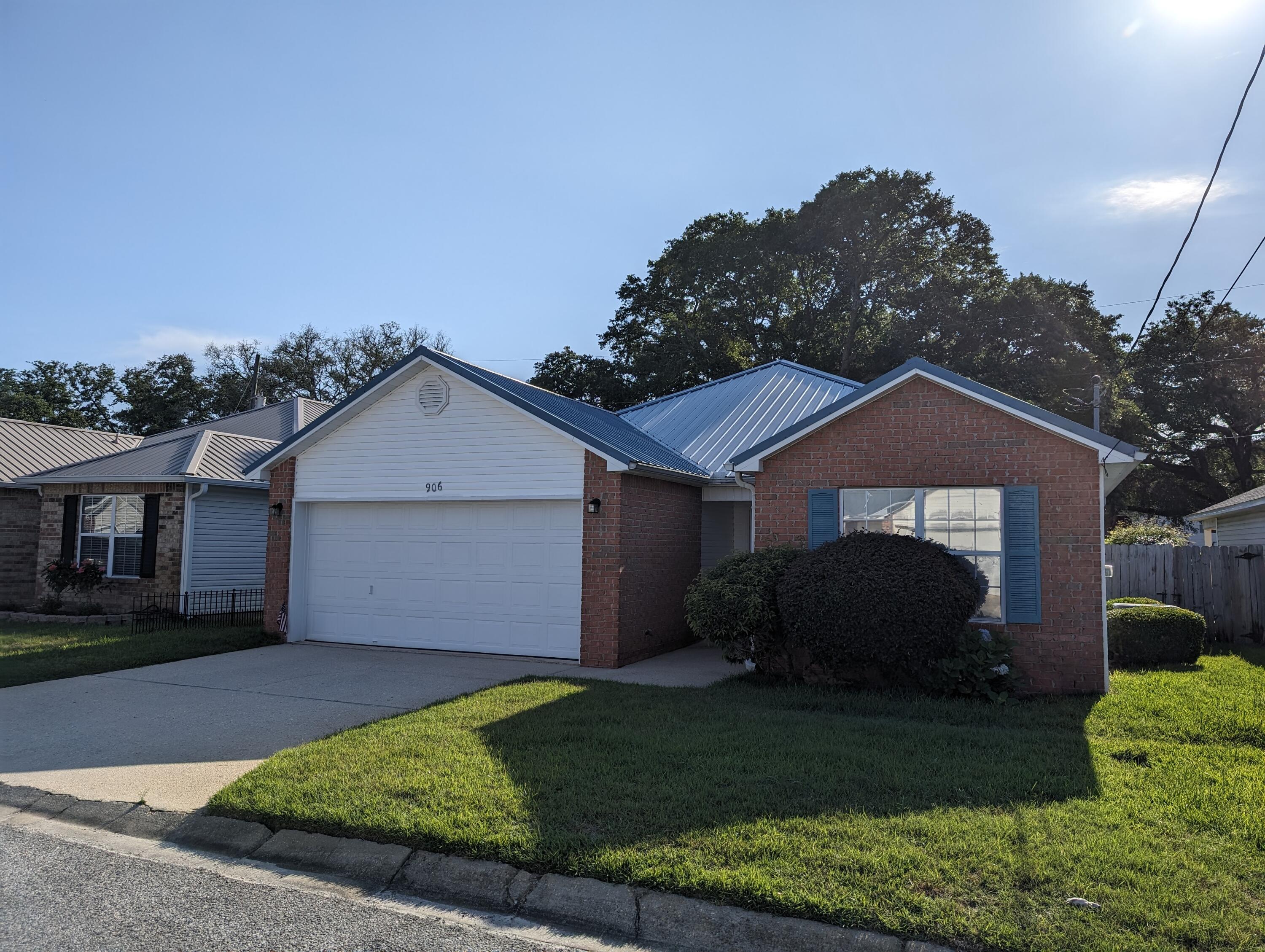 LAUDERHILL - Residential
