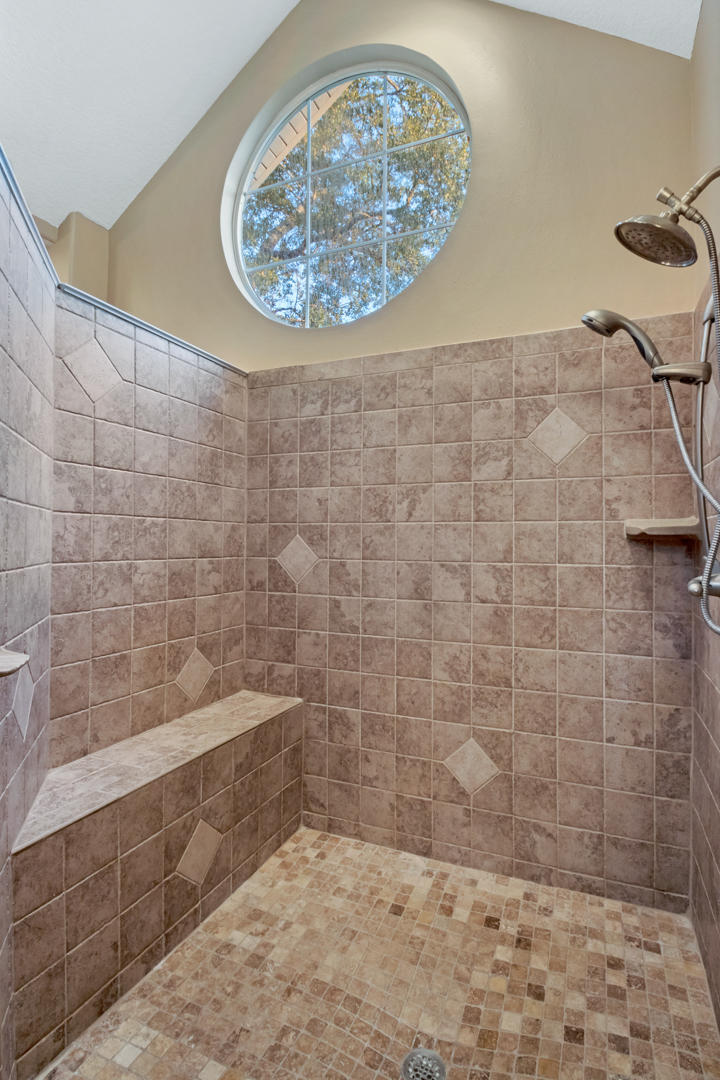 ROCKS COVE - Residential