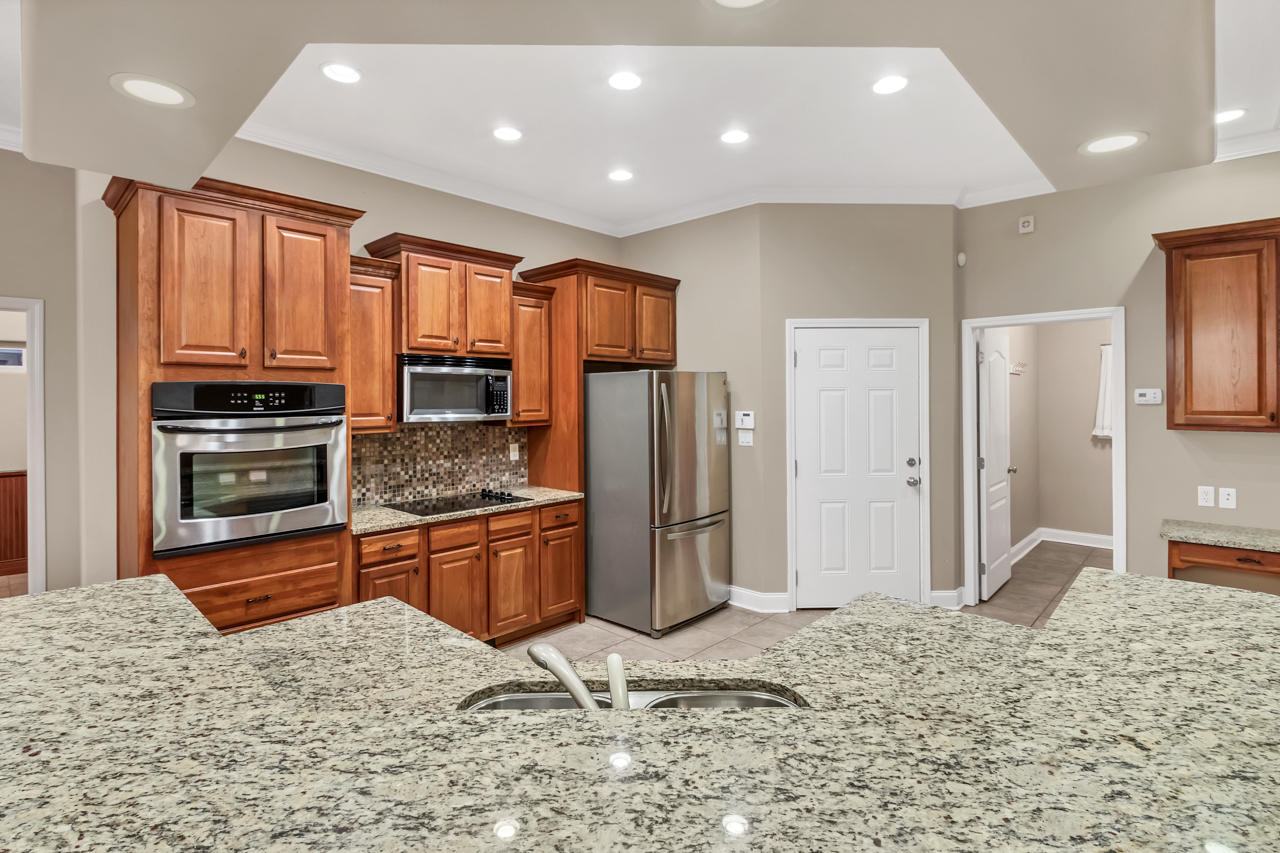 ROCKS COVE - Residential