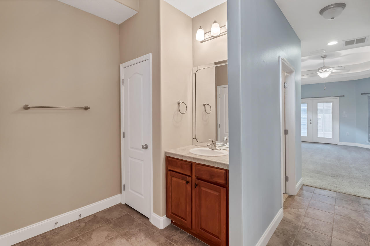 ROCKS COVE - Residential