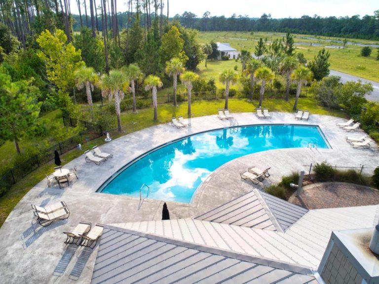VERANDAS OF FREEPORT, THE - Residential Lease