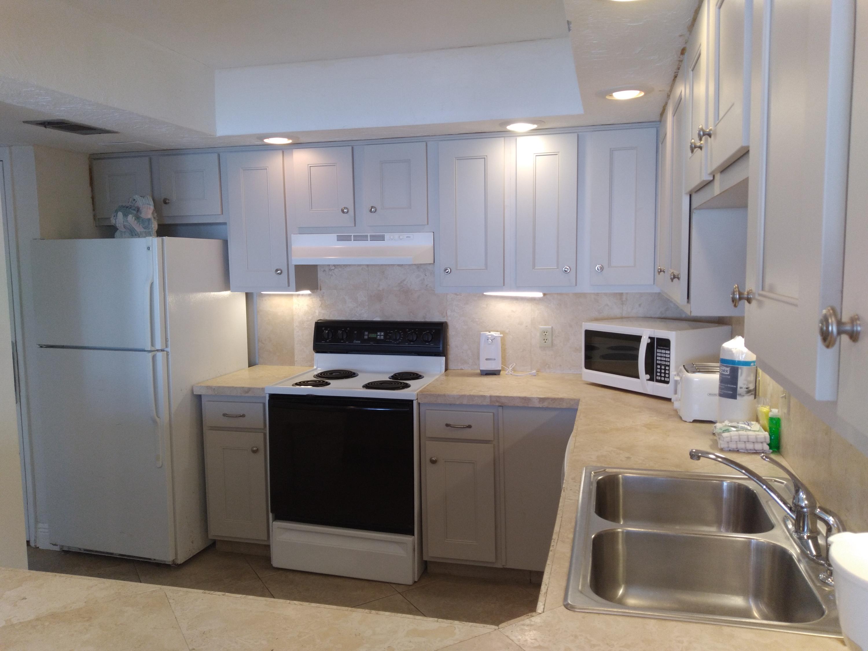 BEACH HOUSE CONDO PH 1 - Residential