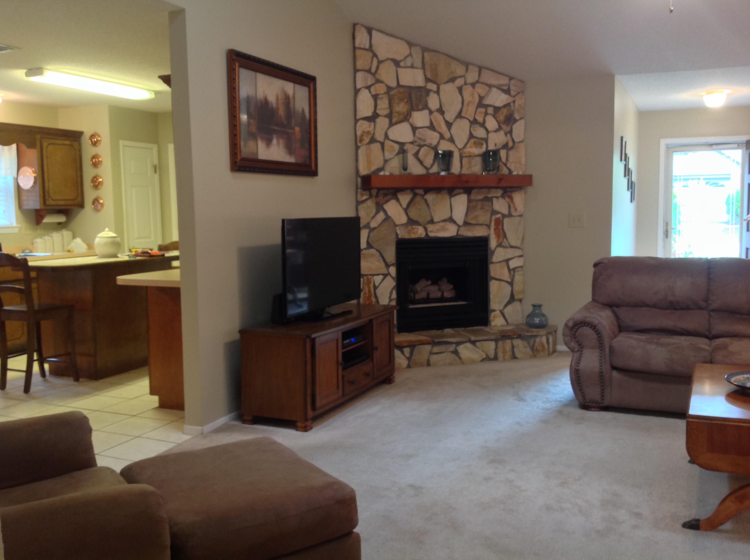 PARKWOOD LANE BLUEWATER BAY - Residential