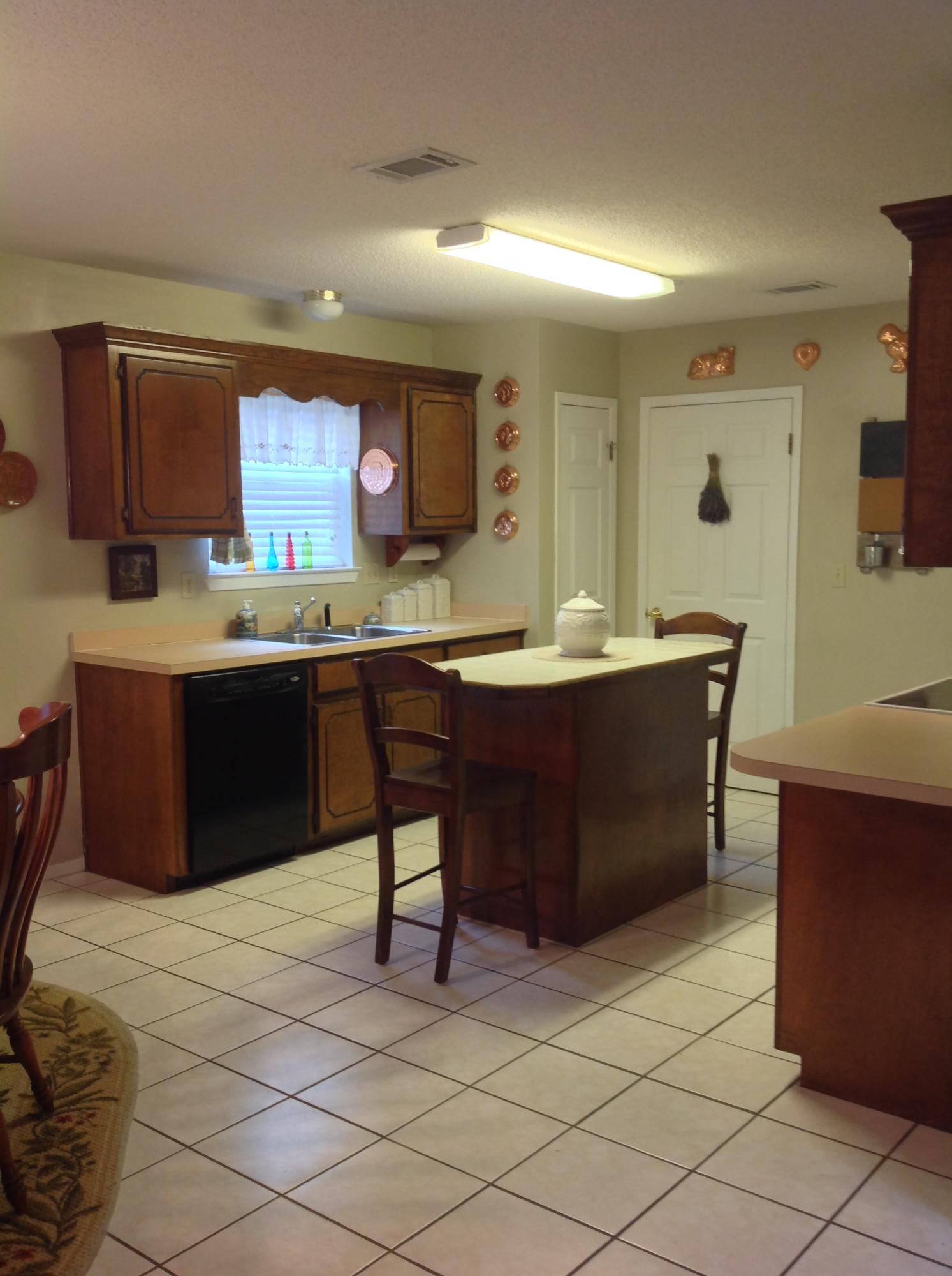 PARKWOOD LANE BLUEWATER BAY - Residential