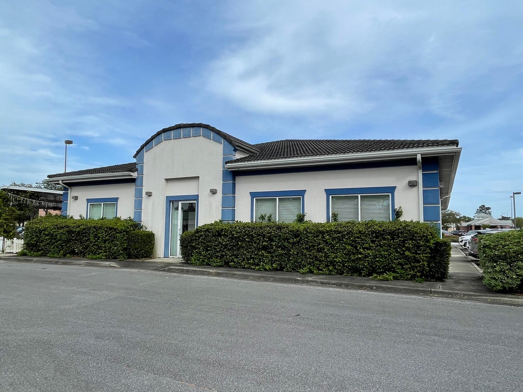 5200 SF professional office space located in Niceville, FL. This space has a generally open floor plan along with 5 offices, 3 restrooms, kitchen / break room, a large conference room, reception area, server room and four large open work areas. The building is located in a professional office atmosphere within Merchants Walk of Bluewater Bay. Professional Office Environment,Excellent Visibility - Top Panel on Pylon Sign, Plenty of parking