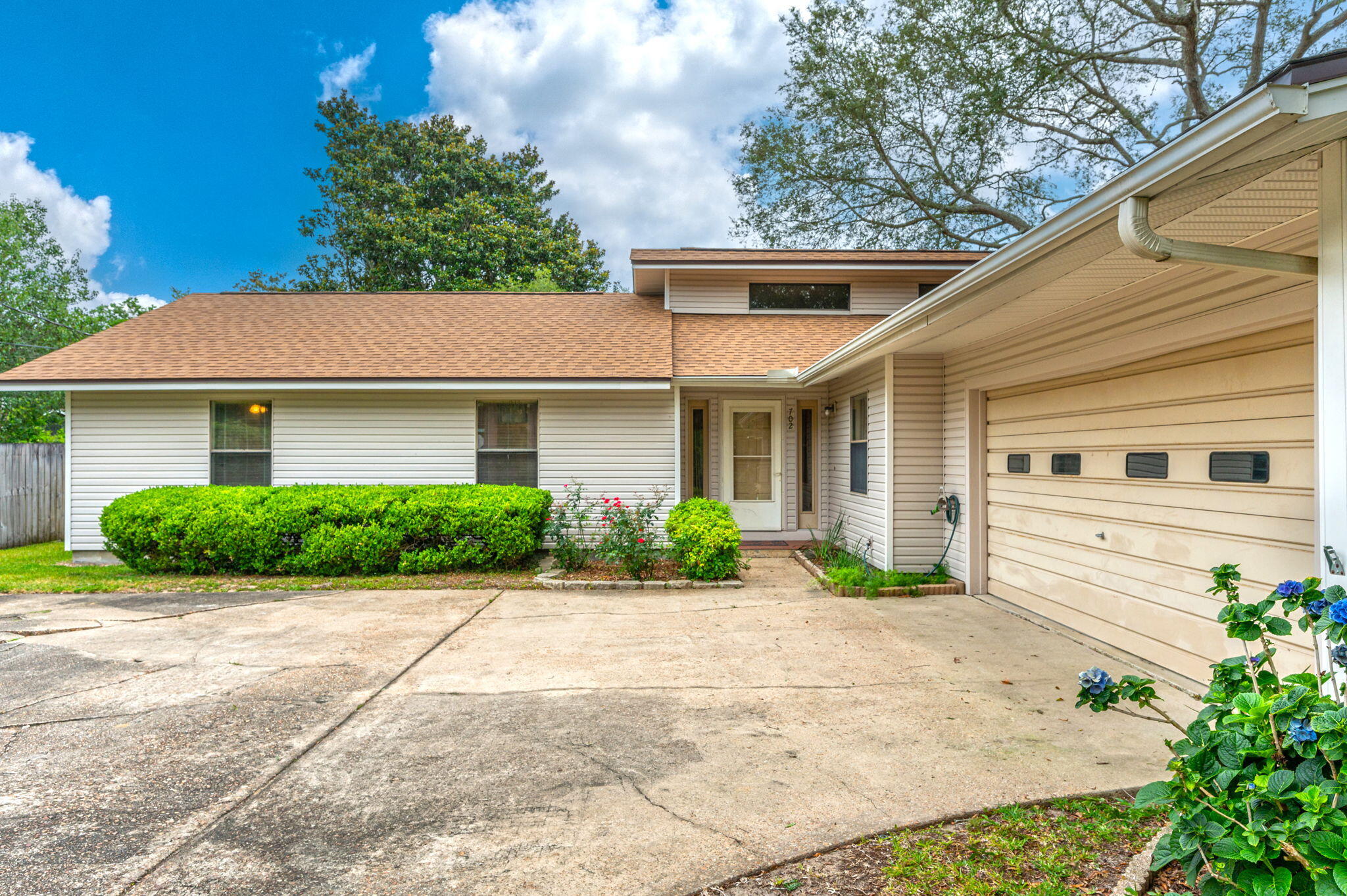 3 Bedroom / 2 Bath Home in Sought After Kenwood Subdivision!!! Located at the End of a Cul-de-Sac on a Quarter-Acre Lot. Features and Upgrades include: 2020 Dimensional Shingle Roof / 2019 AC & Gas Furnace / Gas Fireplace / Master Walk-in-Closet / Walk-in Pantry / Vinyl Siding / Copper Wiring / Washer & Dryer included / Privacy Fenced Back Yard / Lush Landscaping / Public Sewer / Natural Gas Grill Hook-Up / Gas Hot Water Heater / Sprinkler System / Lawn Pump / Double Paned Windows / 2 Car Garage / Oversized Driveway. Conveniently Located Less than 5 Miles from Eglin AFB & Hurlburt Field and Still only 6 Miles to the BEACH and ALL the FUN this area has to Offer!! Join the Fort Walton Beach Golf Club just Minutes Away! No Home Owners Association Fees! Hurry this home Will Be SOLD Quick!