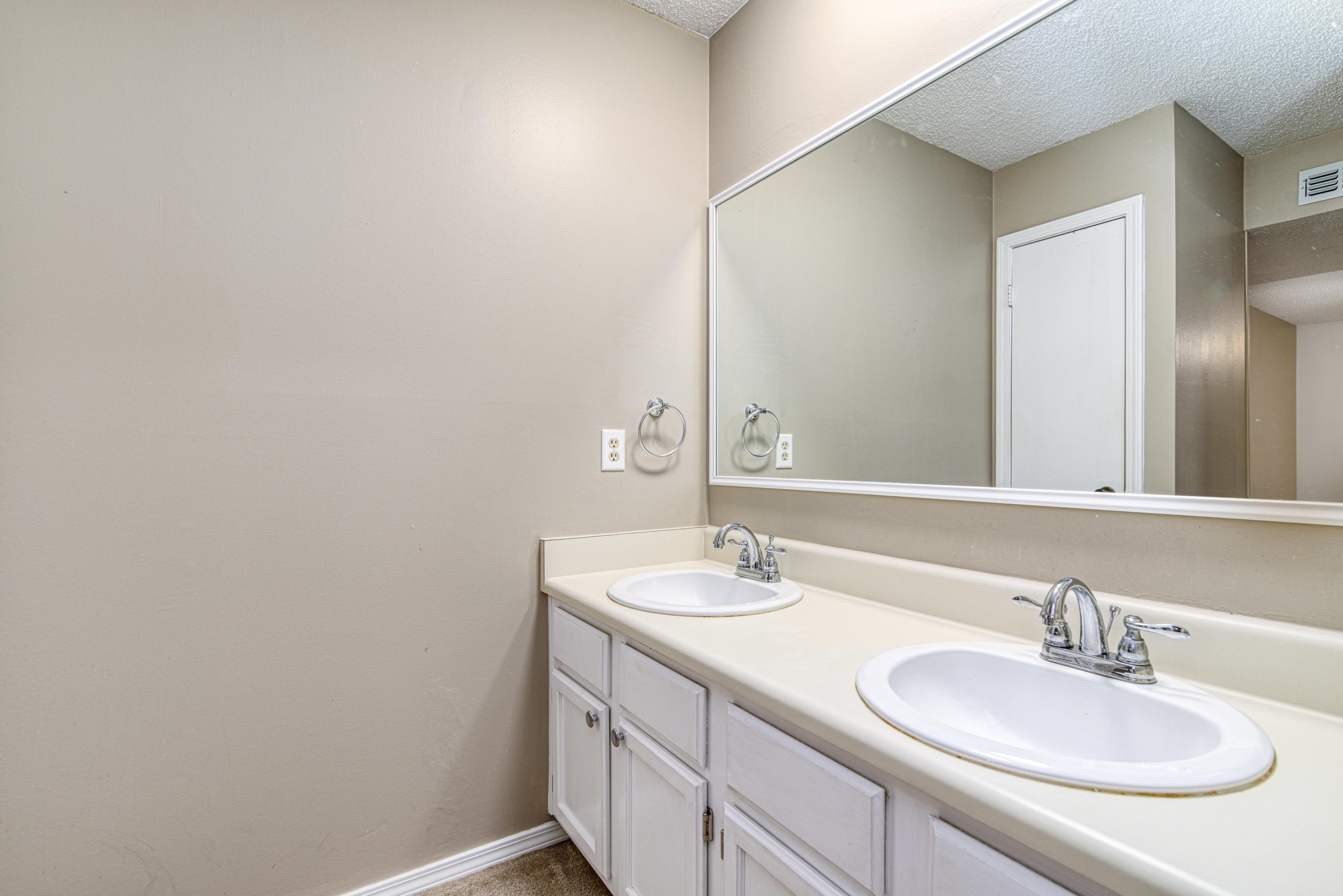 WINDCHASE BAY CONDO - Residential