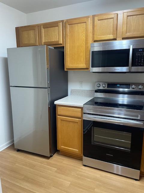 BAYWOOD T/H - Residential Lease