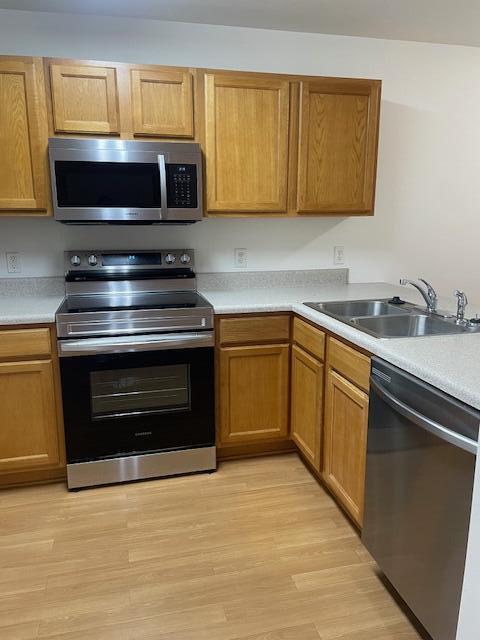 BAYWOOD T/H - Residential Lease