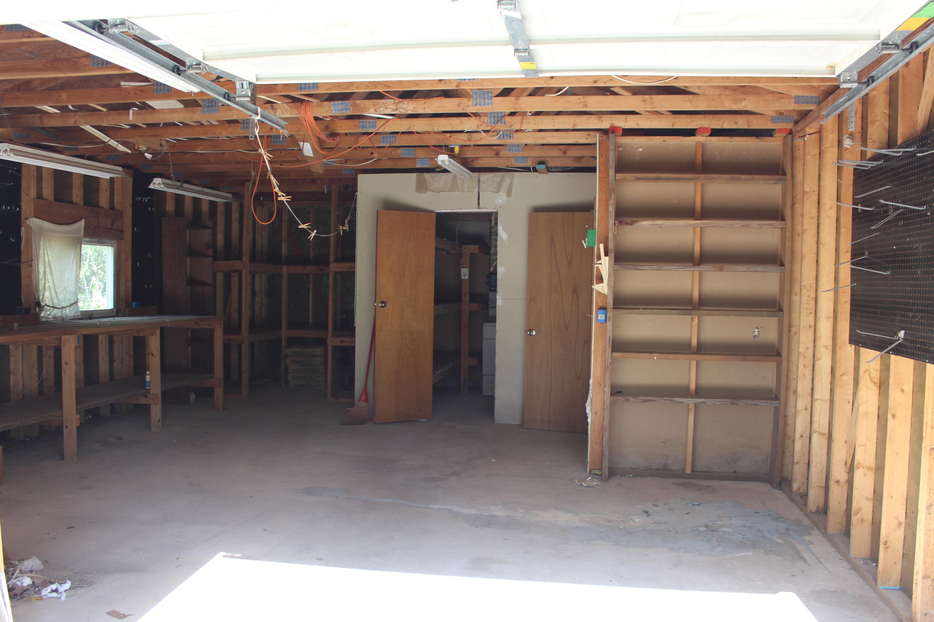 METES AND BOUNDS - Residential