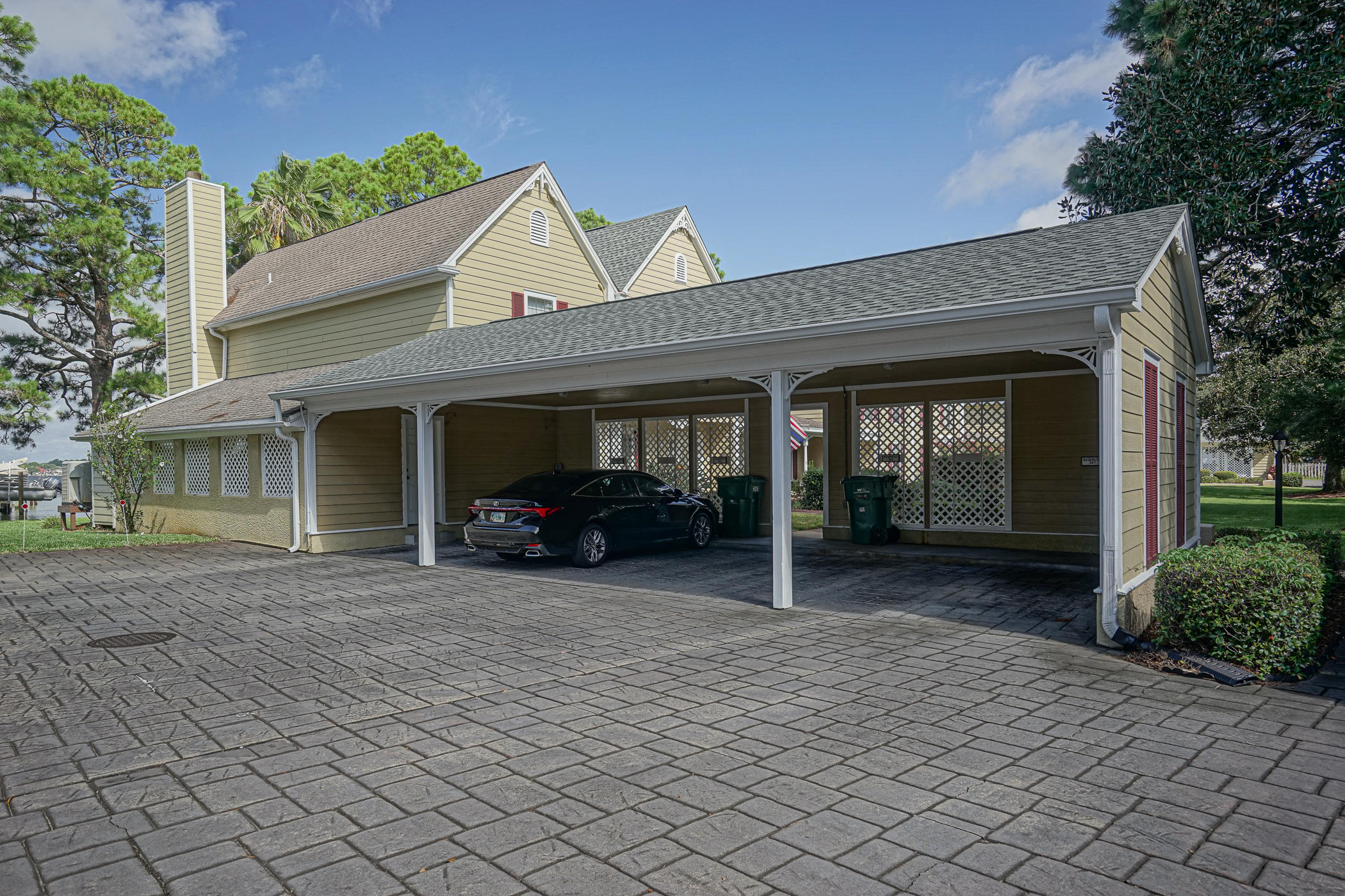 GARNIERS CAY T/H - Residential