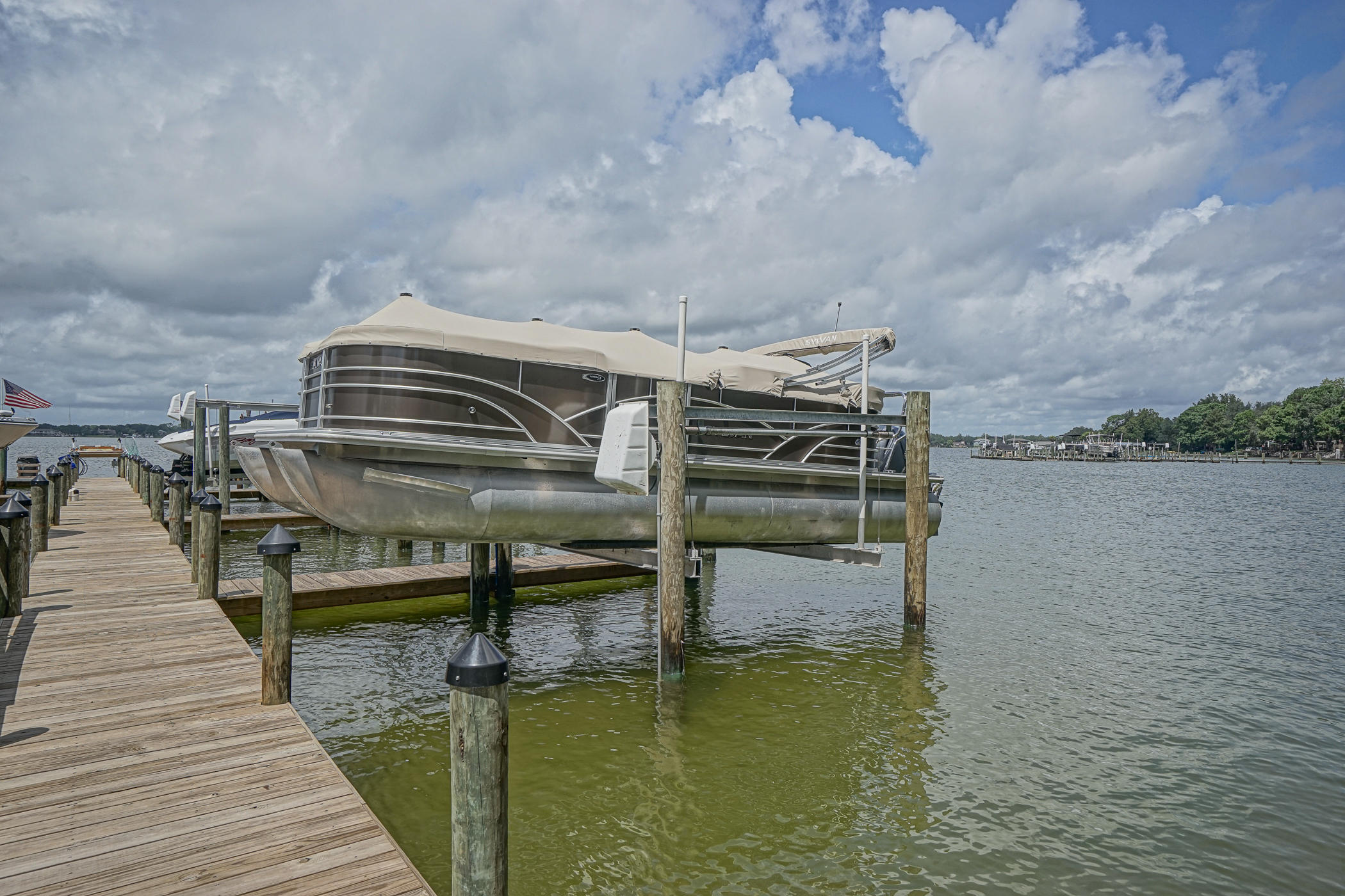 GARNIERS CAY T/H - Residential