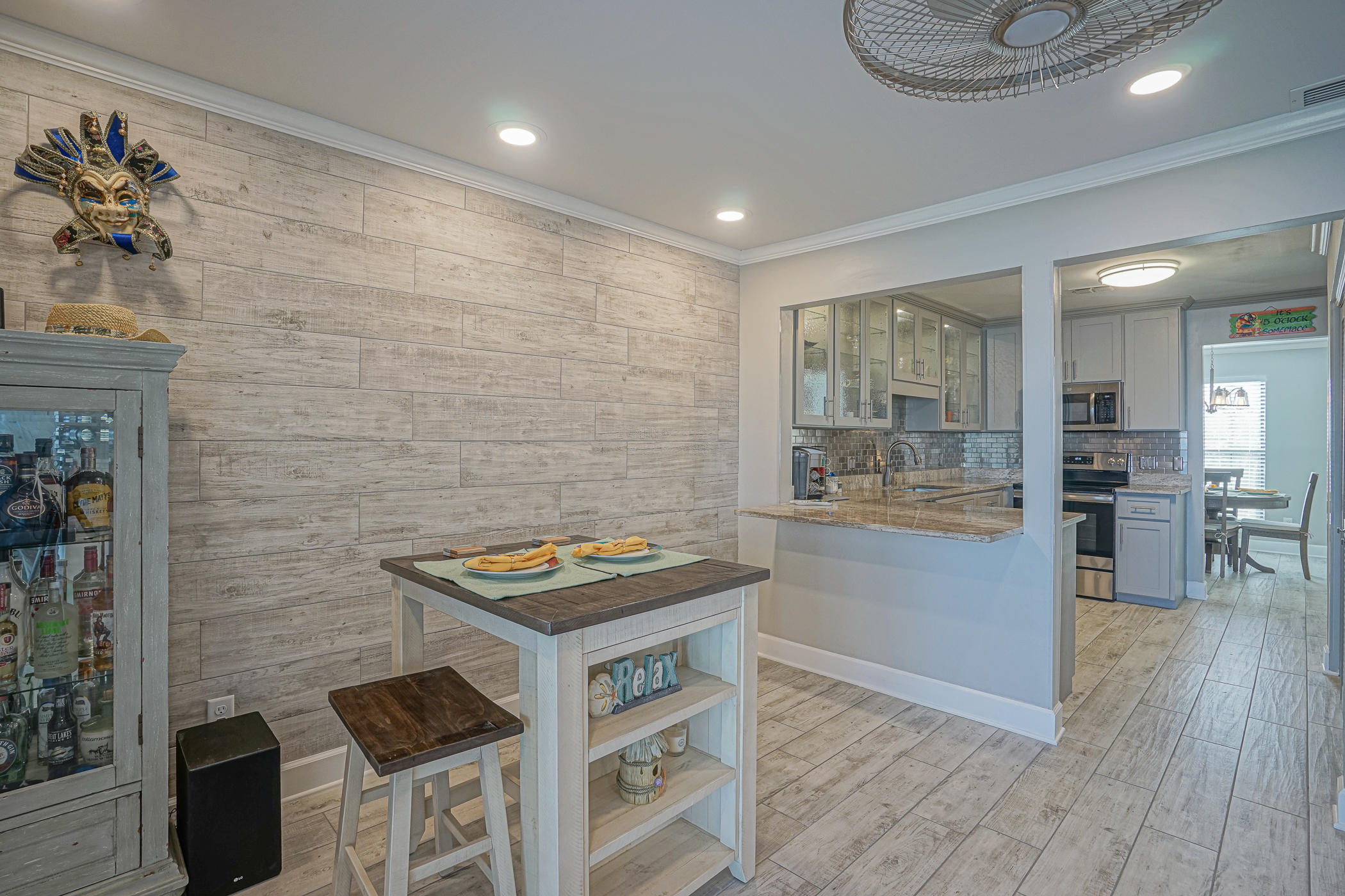 GARNIERS CAY T/H - Residential