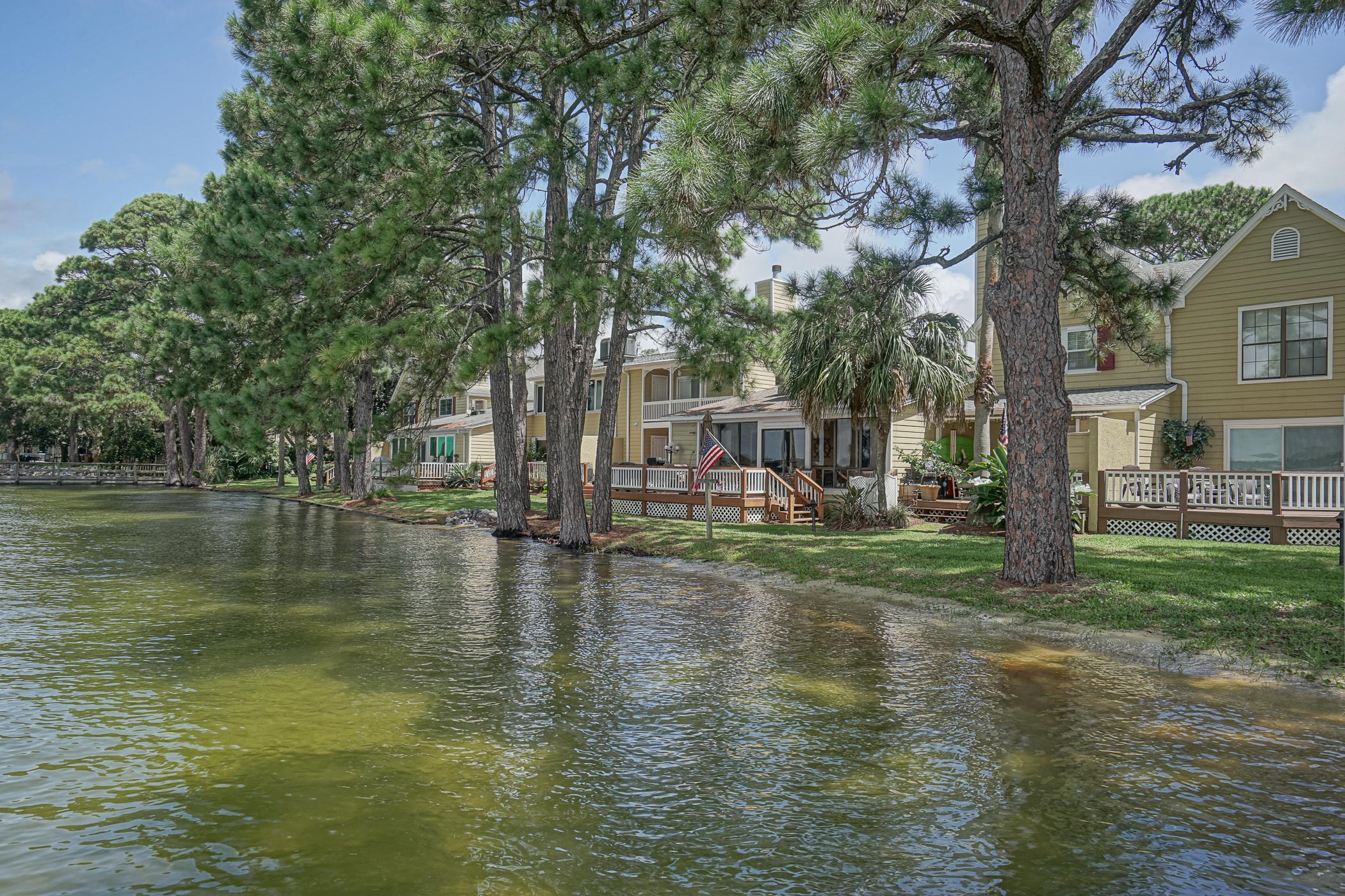 GARNIERS CAY T/H - Residential