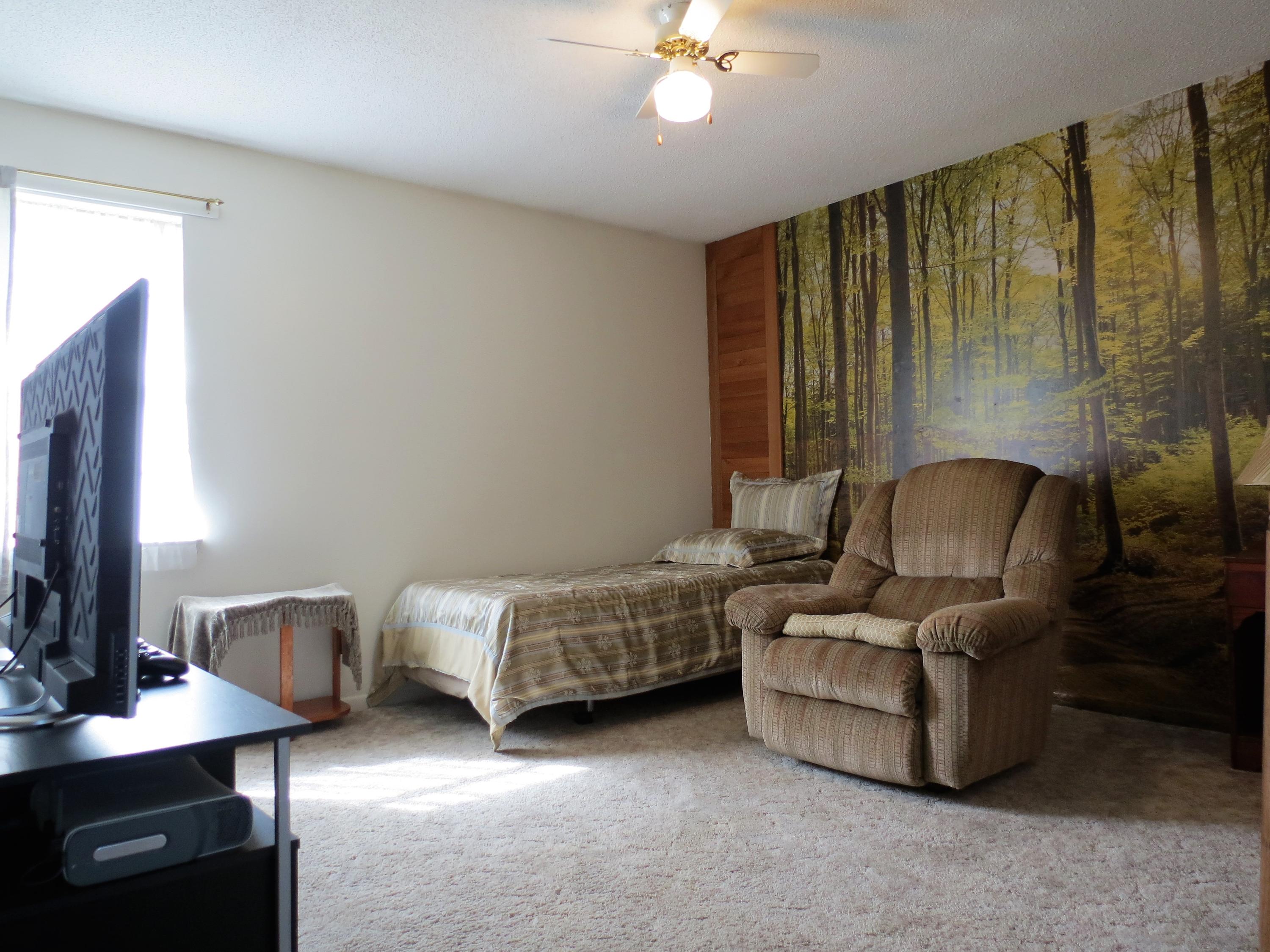 WHISPERING LAKES ESTATES - Residential