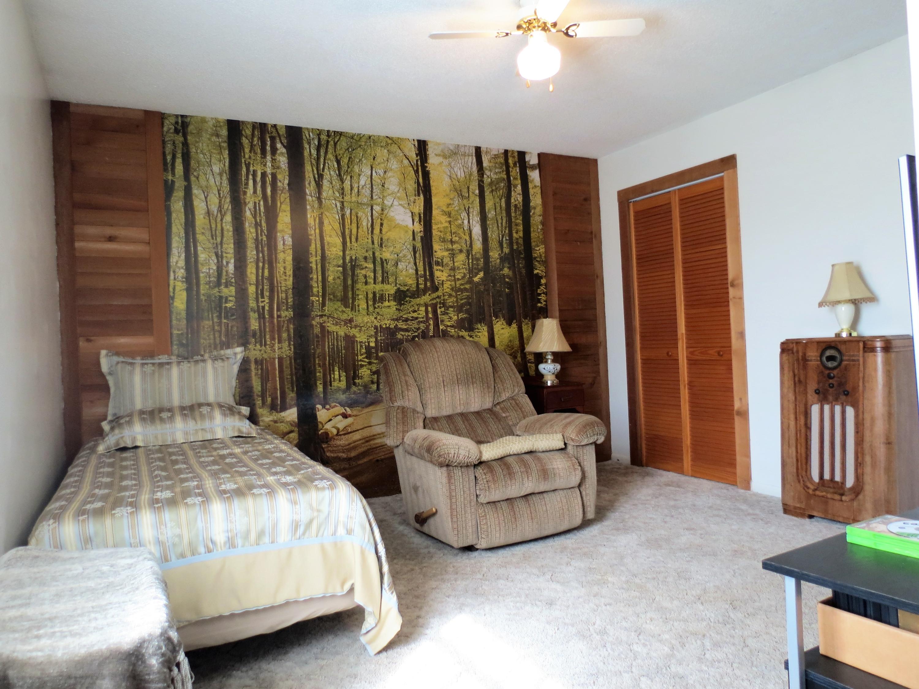 WHISPERING LAKES ESTATES - Residential