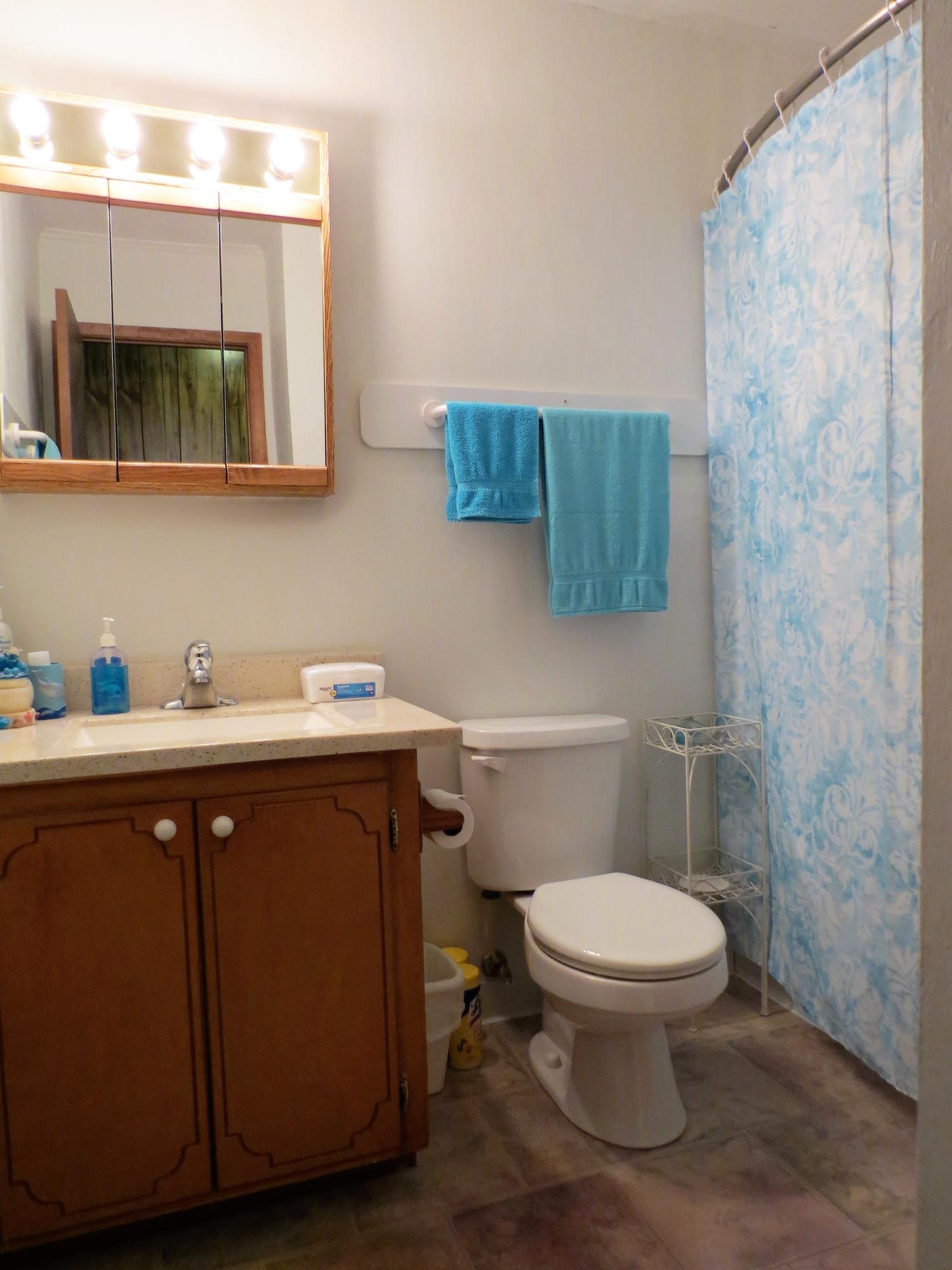 WHISPERING LAKES ESTATES - Residential