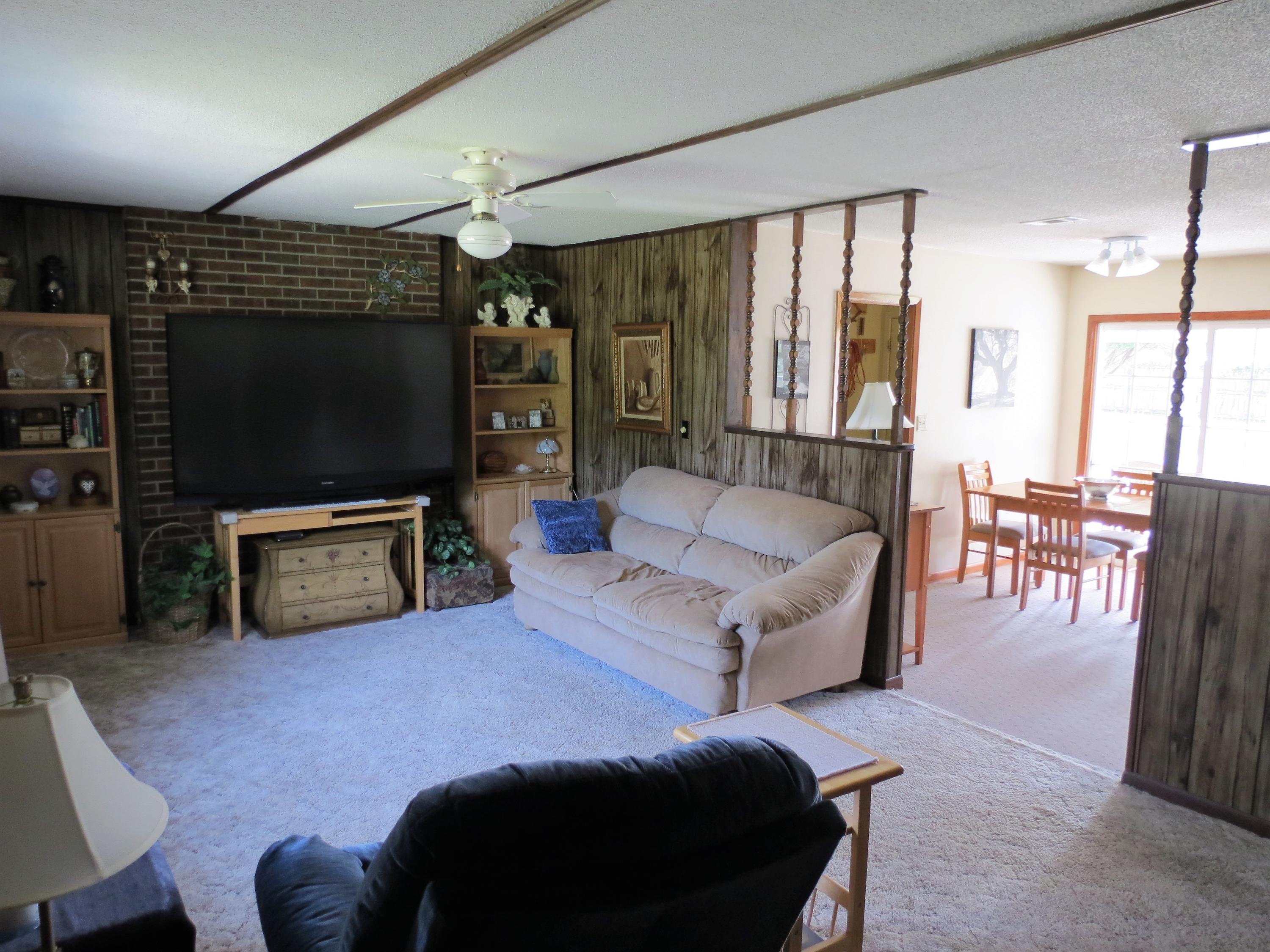 WHISPERING LAKES ESTATES - Residential