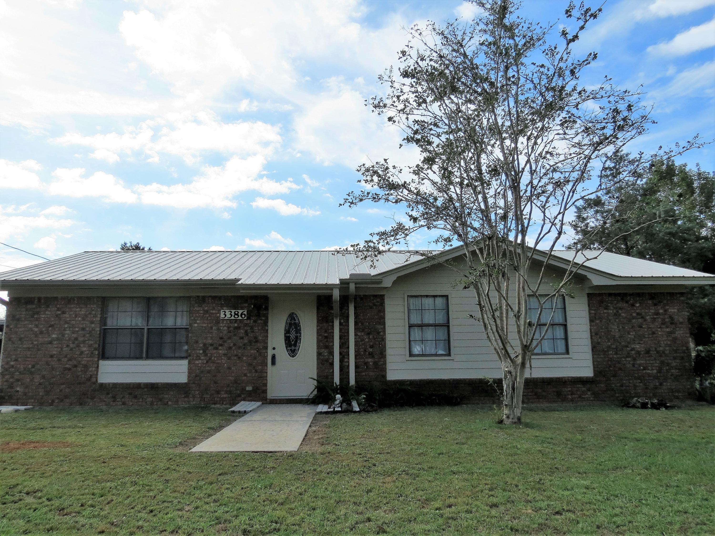 WHISPERING LAKES ESTATES - Residential